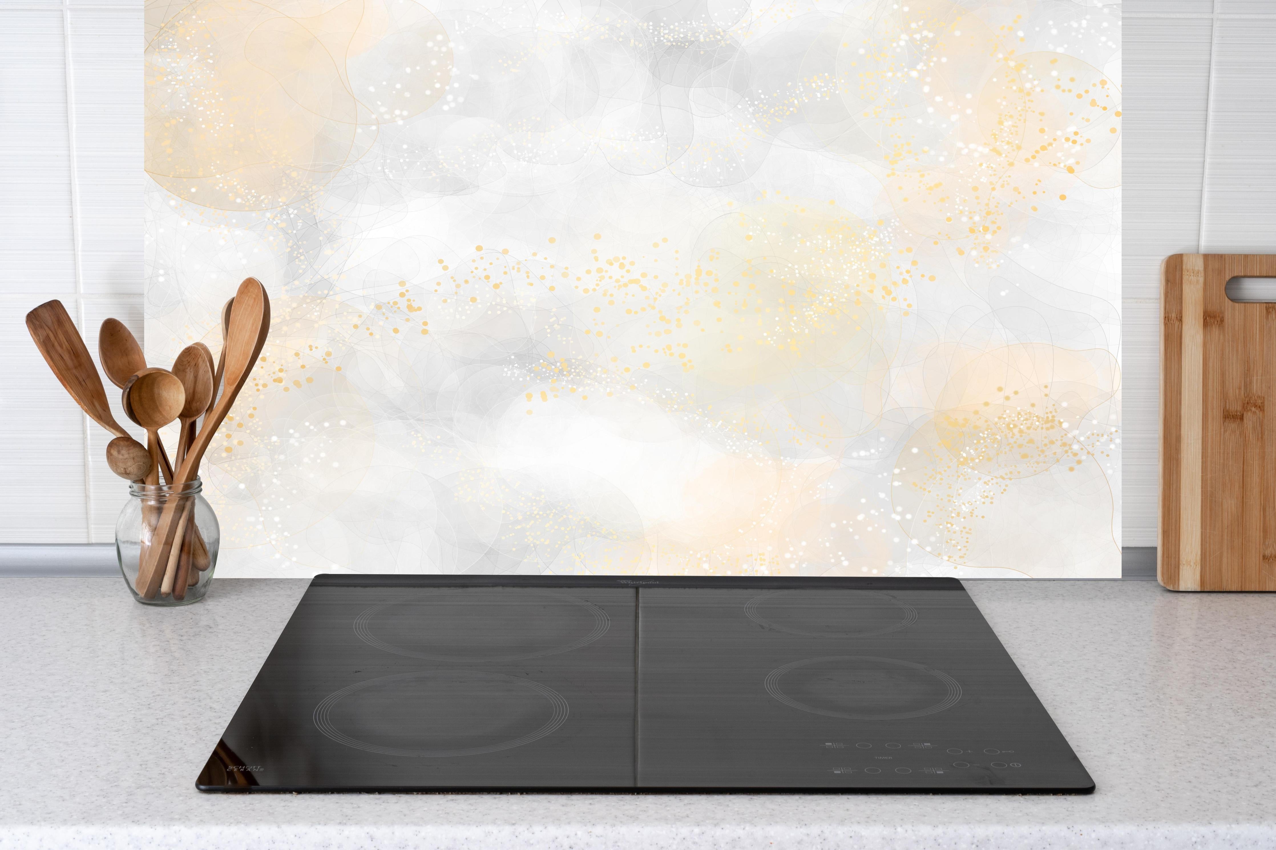 Küche - Retro Kunsttextur - Aquarellillustration hinter weißen Hochglanz-Küchenregalen und schwarzem Wasserhahn