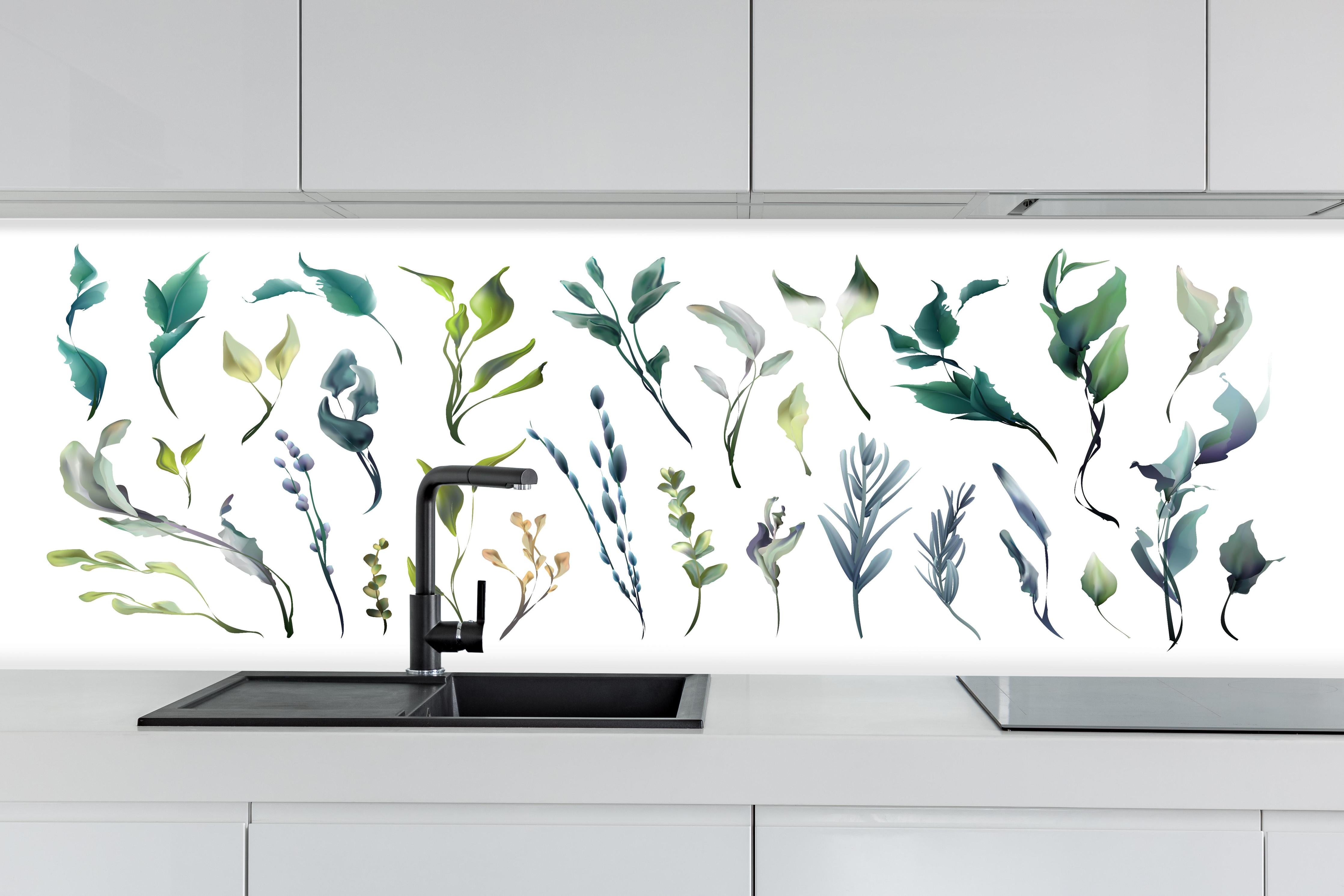 Küche - Set aus Aquarell Pflanzen Silhouetten hinter weißen Hochglanz-Küchenregalen und schwarzem Wasserhahn