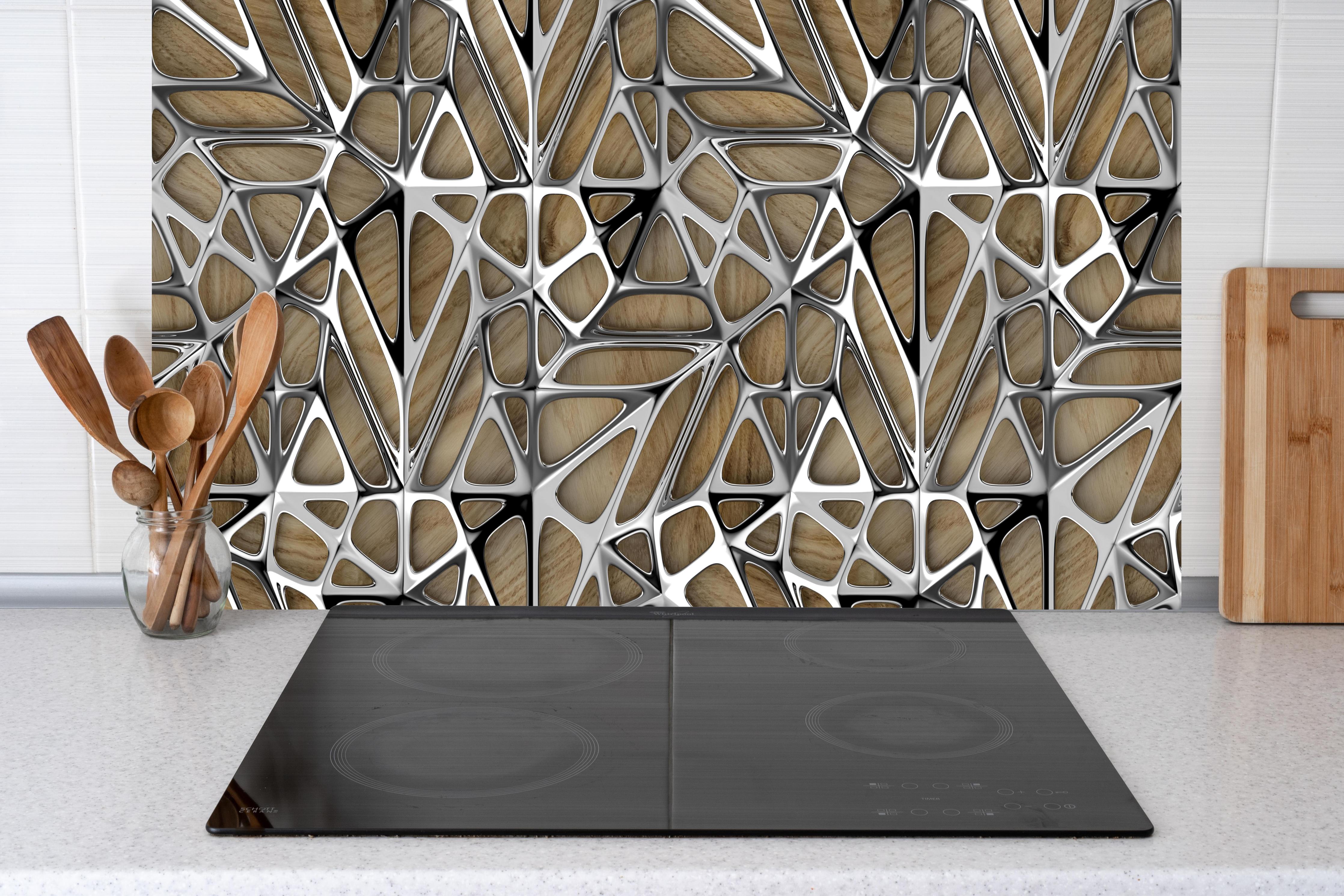 Küche - Silernes Gitter Muster hinter weißen Hochglanz-Küchenregalen und schwarzem Wasserhahn