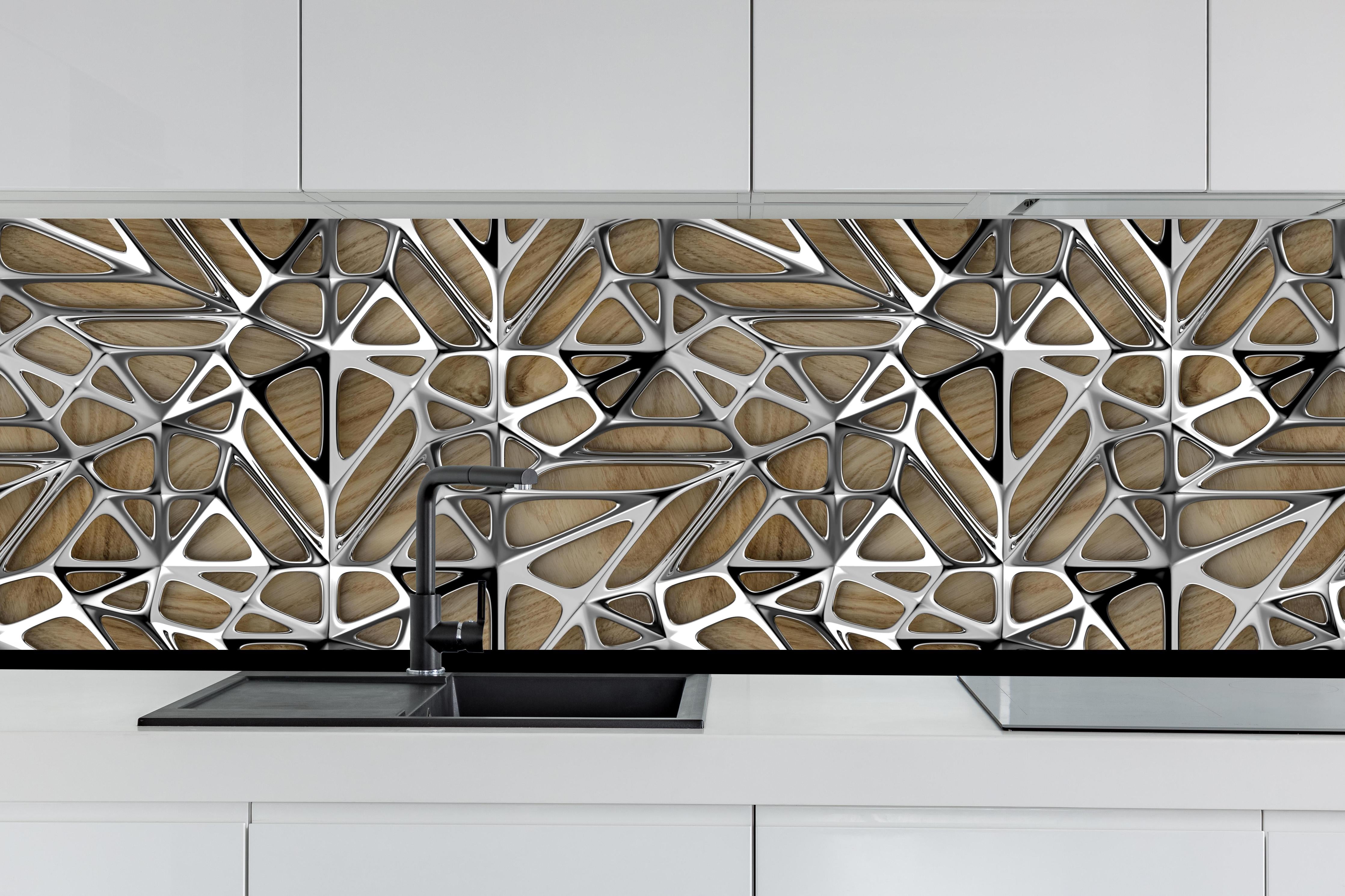 Küche - Silernes Gitter Muster hinter weißen Hochglanz-Küchenregalen und schwarzem Wasserhahn