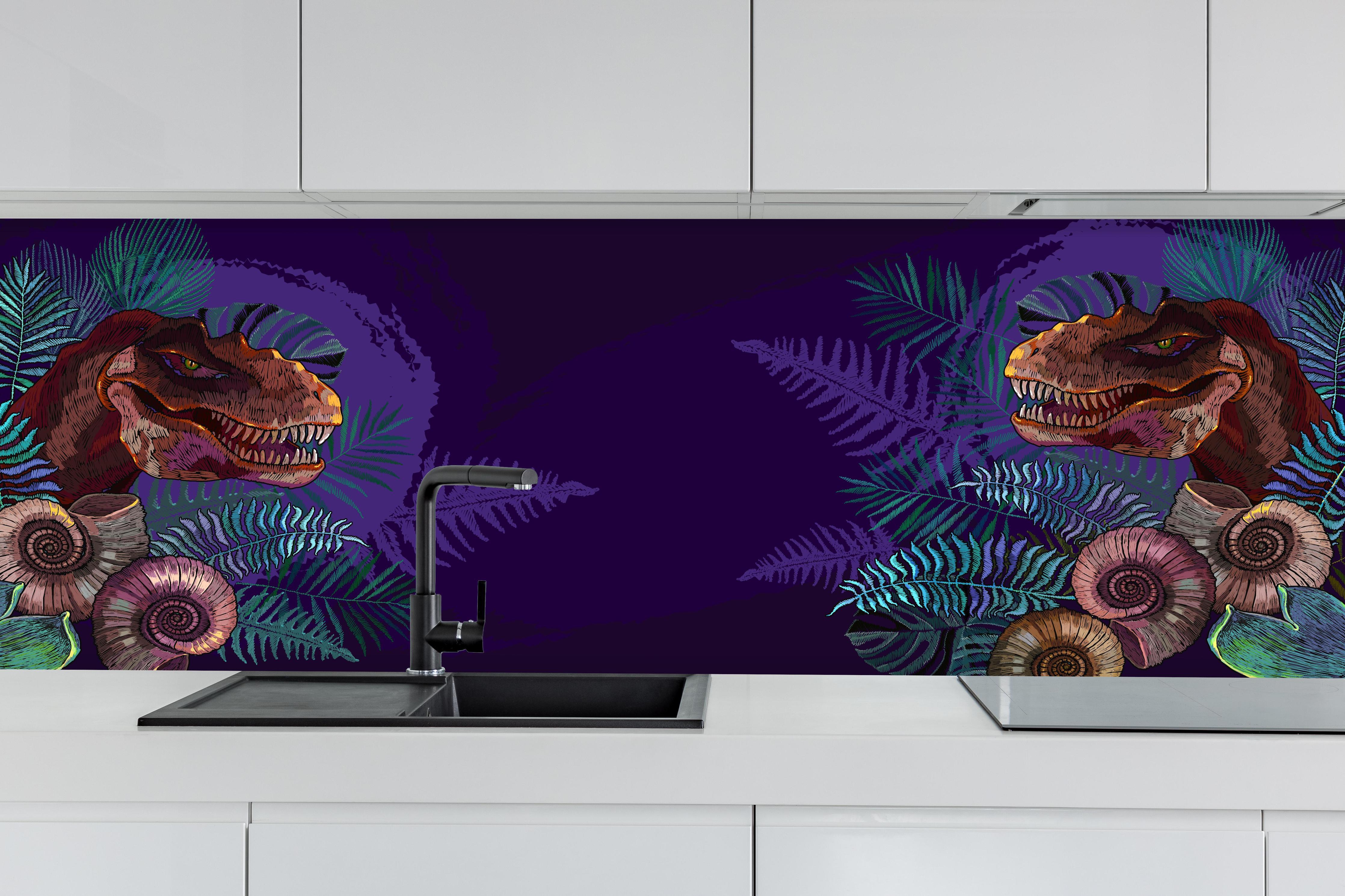 Küche - T-Rex Kopf und Ammonit Fossil Banner hinter weißen Hochglanz-Küchenregalen und schwarzem Wasserhahn