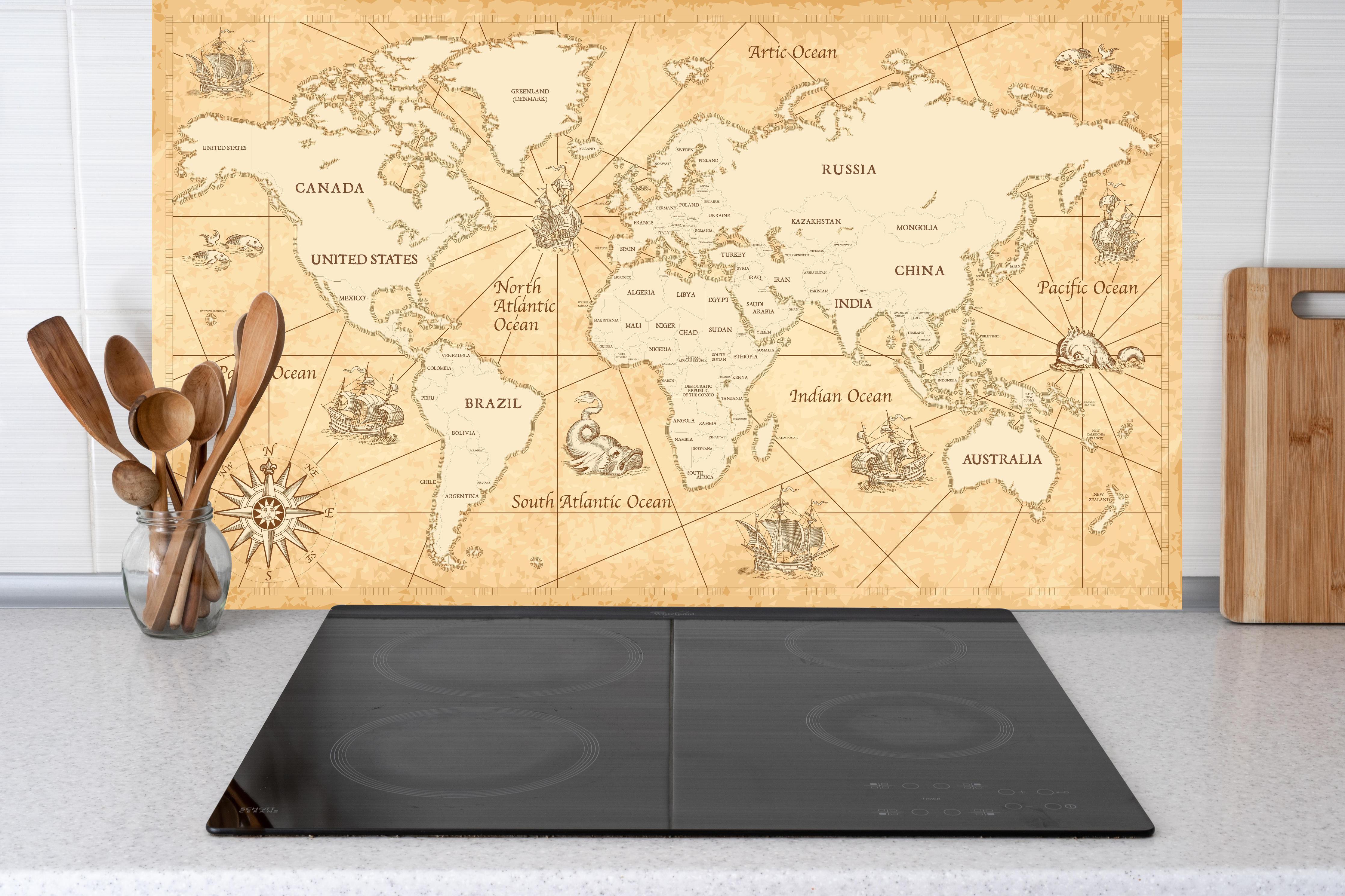 Küche - Vintage Stilisierte Antike Weltkarte Poster hinter weißen Hochglanz-Küchenregalen und schwarzem Wasserhahn