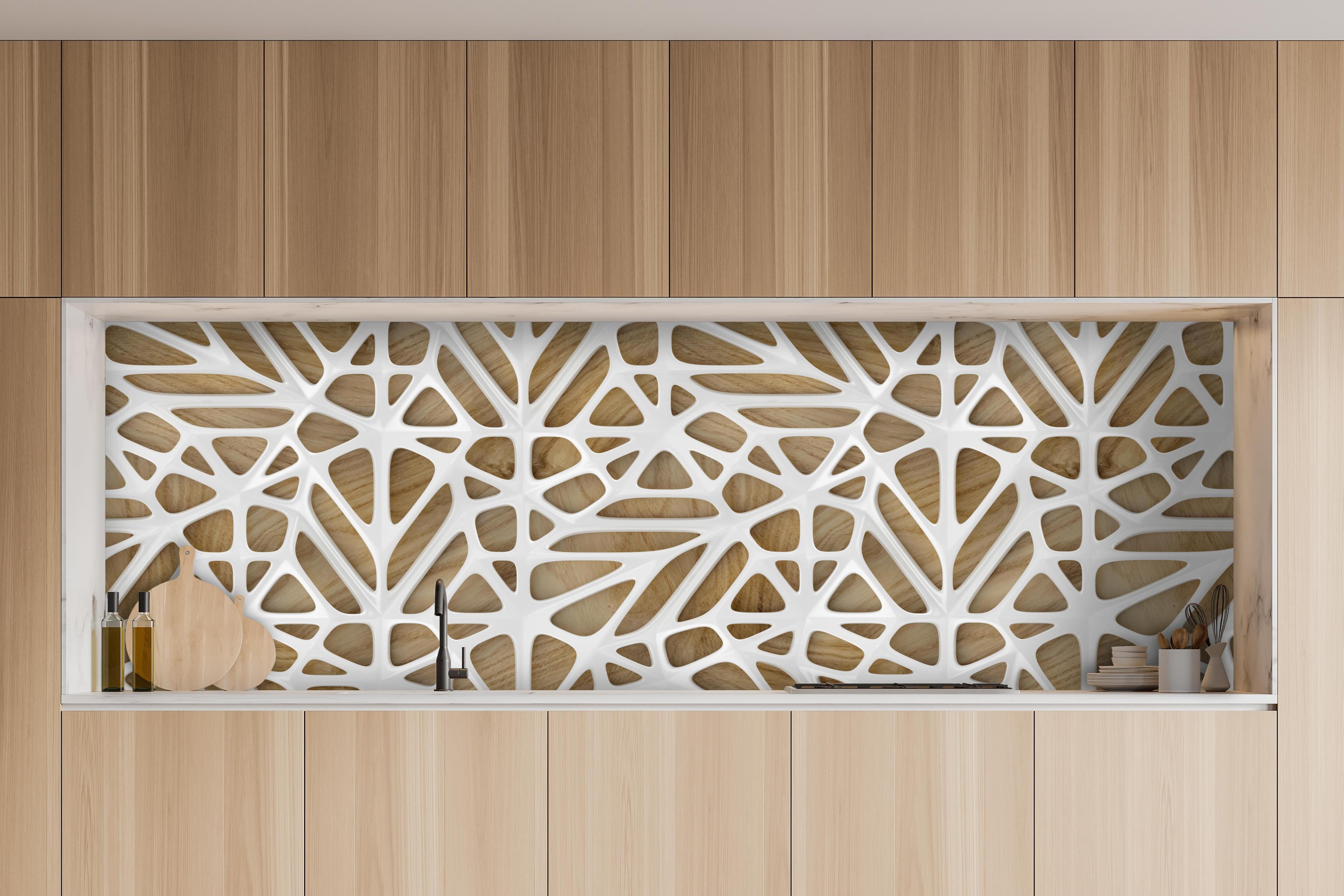 Küche - Weißes Gitter Muster hinter weißen Hochglanz-Küchenregalen und schwarzem Wasserhahn