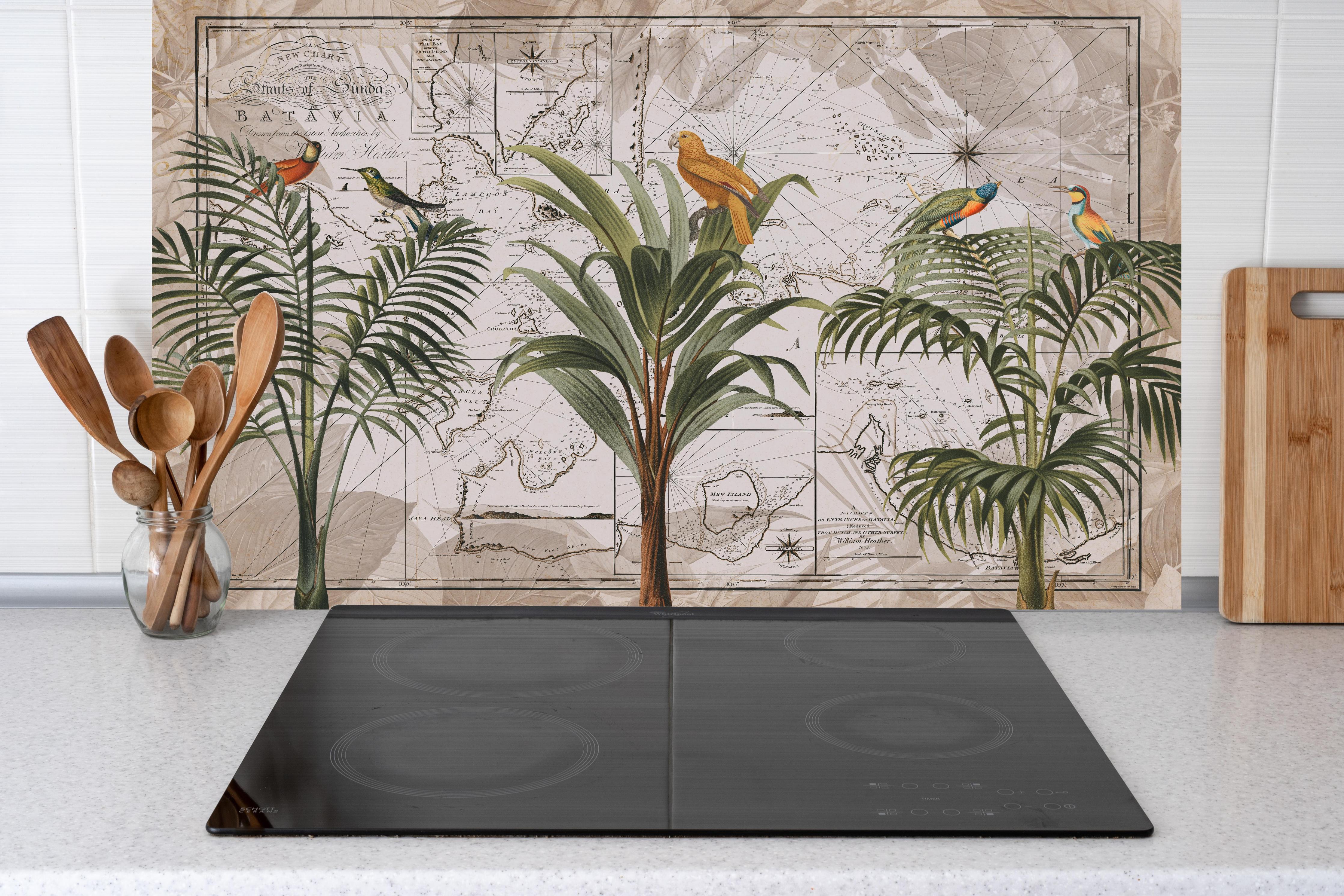 Küche - Weltkarte - Indonesien hinter weißen Hochglanz-Küchenregalen und schwarzem Wasserhahn