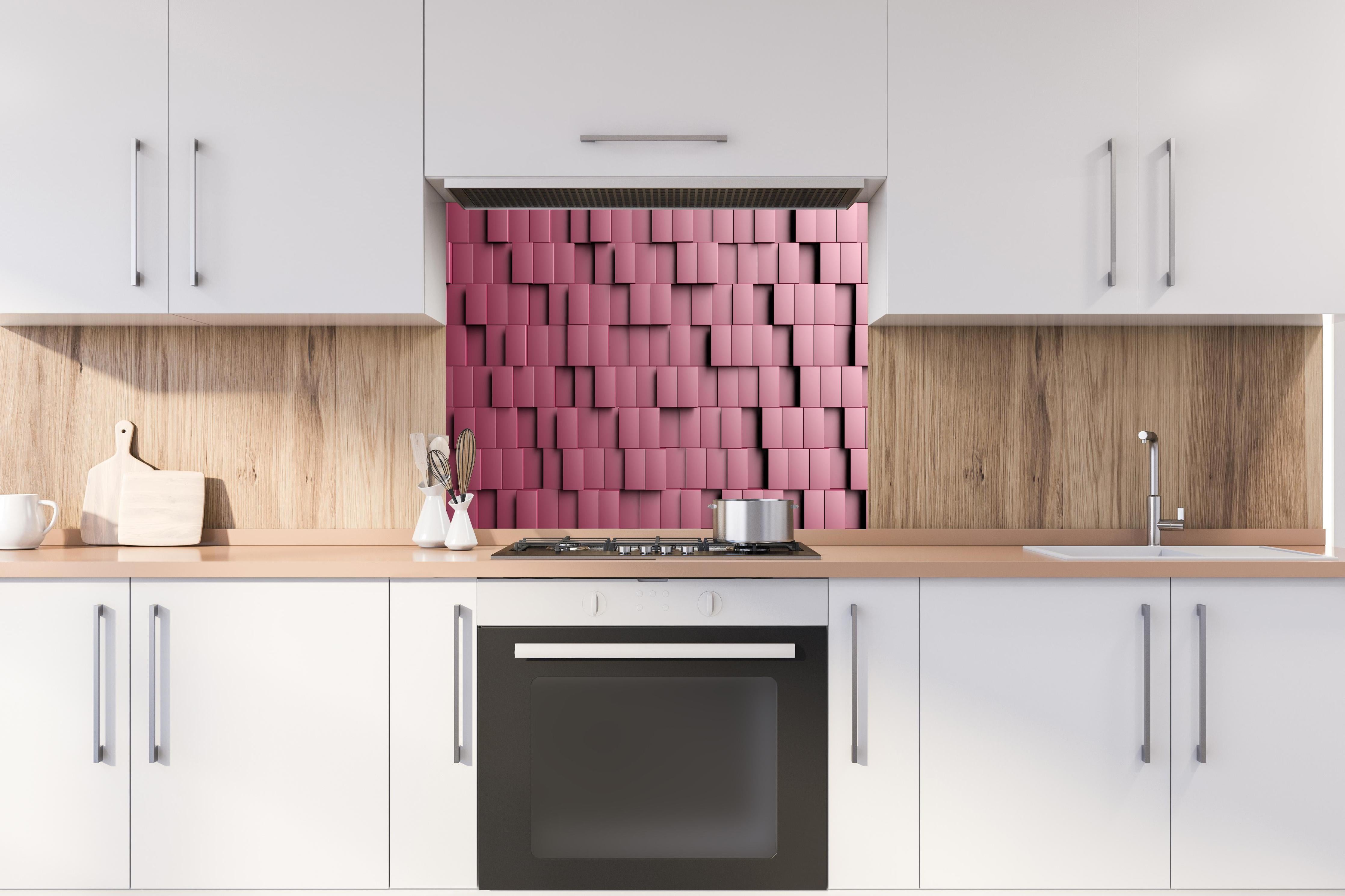 Spritzschutz - 3D Rotes Würfelmuster Textur-Muster hinter einem Cerankochfeld zwischen Holz-Kochutensilien