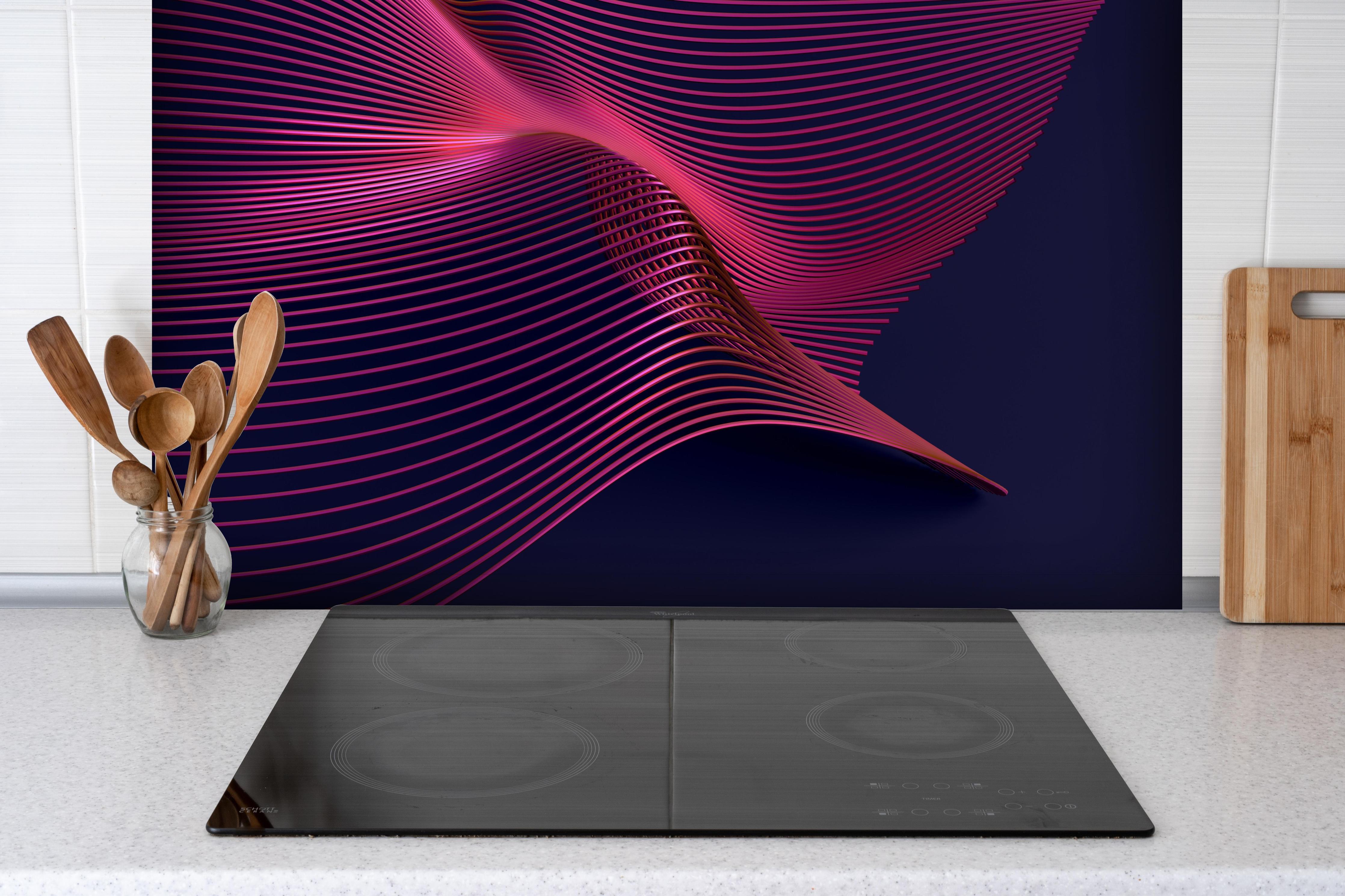 Spritzschutz - Abstrakte 3D-Oberfläche hinter einem Cerankochfeld zwischen Holz-Kochutensilien