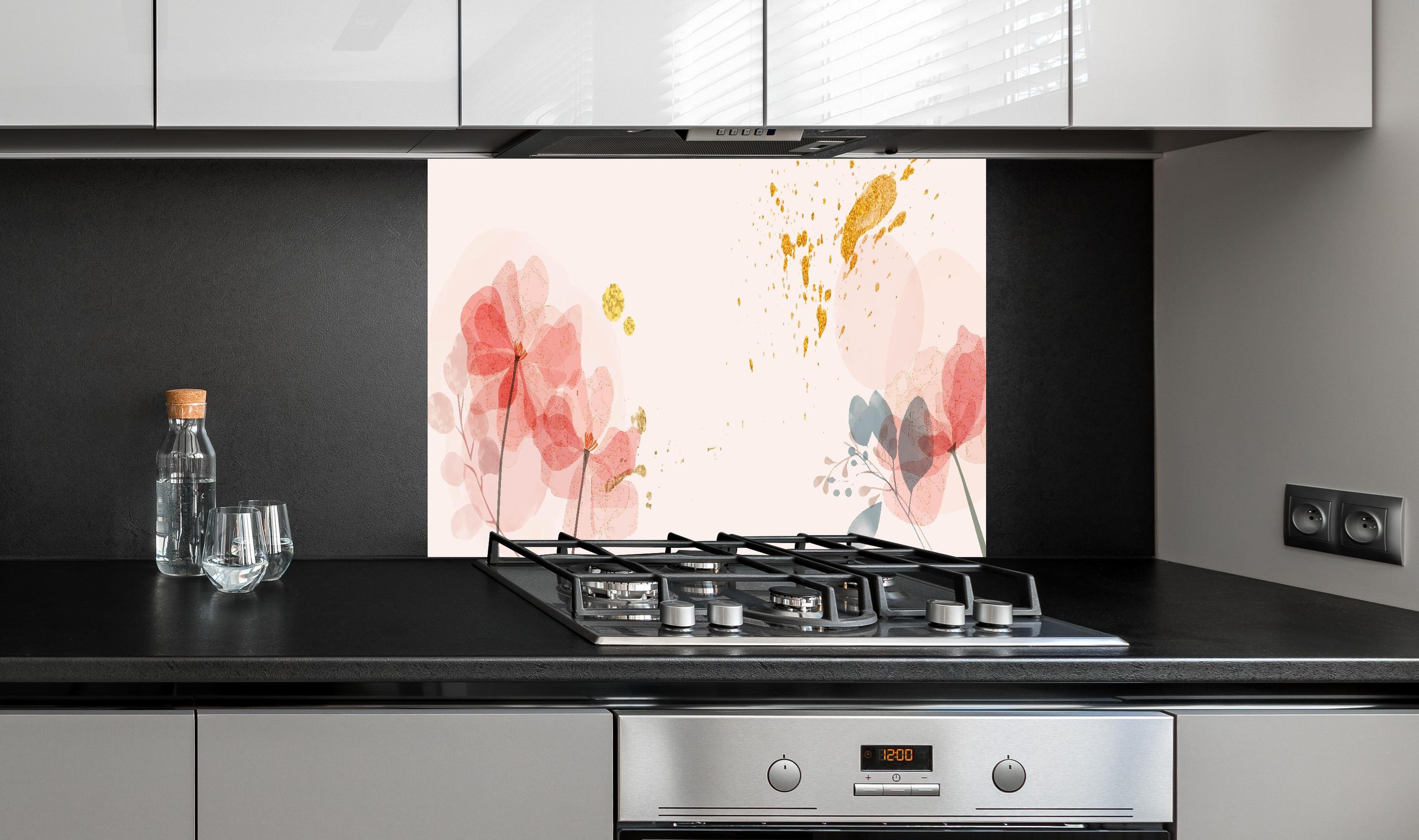 Spritzschutz - Abstrakte Aquarell Blütenillustration hinter einem Cerankochfeld zwischen Holz-Kochutensilien