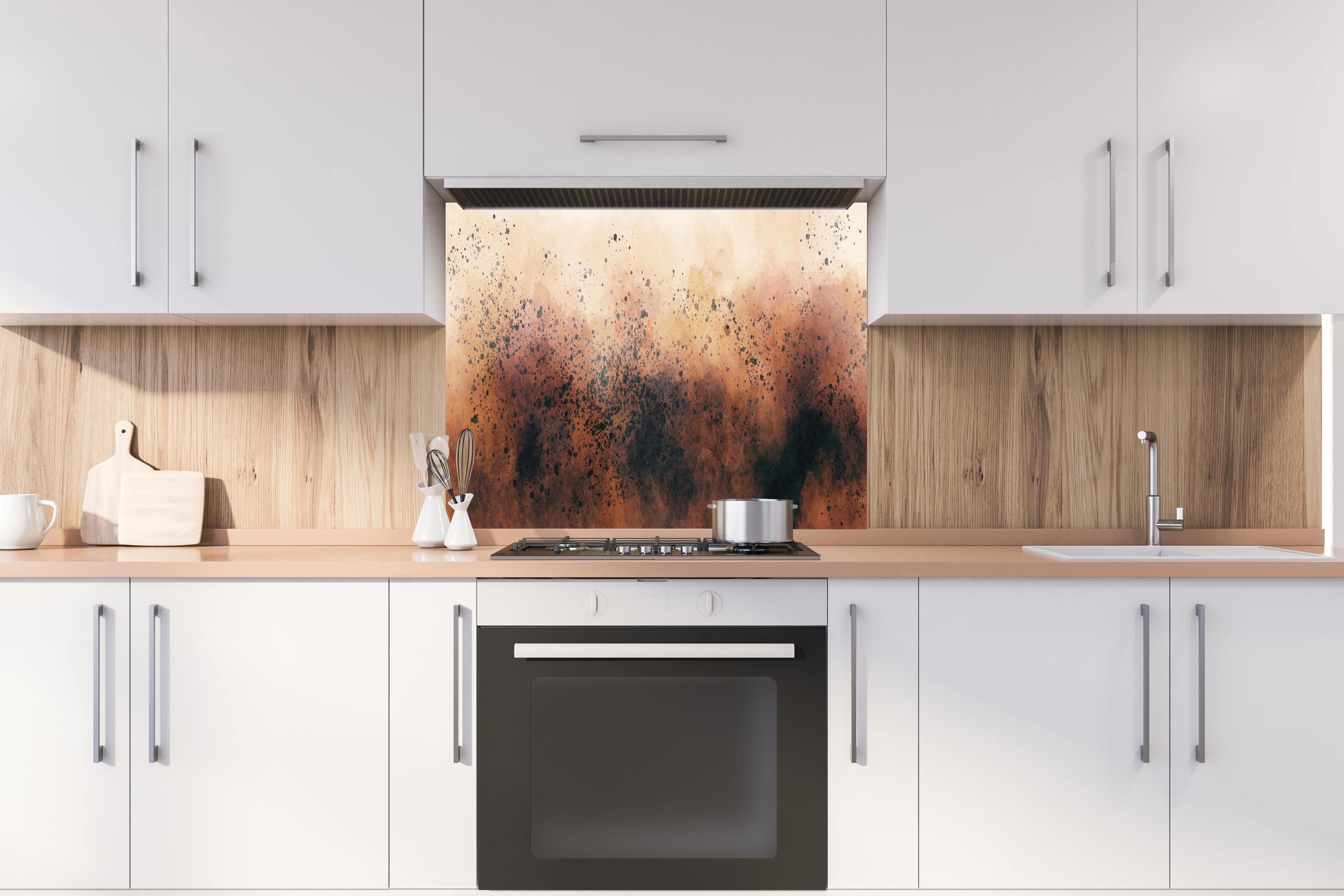 Spritzschutz - Abstrakte Explosion in Rauchfarben Kunstbild hinter einem Cerankochfeld zwischen Holz-Kochutensilien