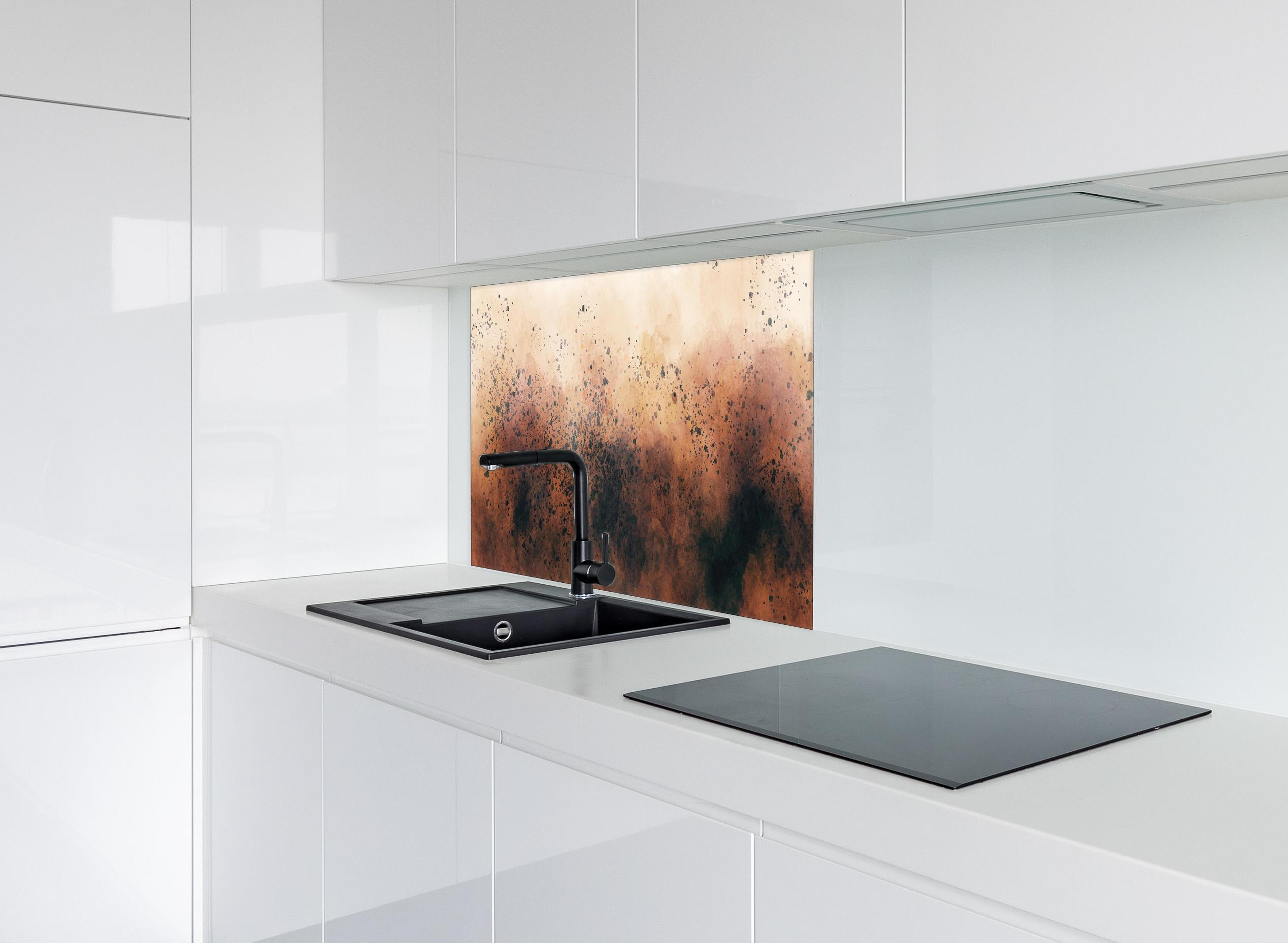 Spritzschutz - Abstrakte Explosion in Rauchfarben Kunstbild hinter einem Cerankochfeld zwischen Holz-Kochutensilien