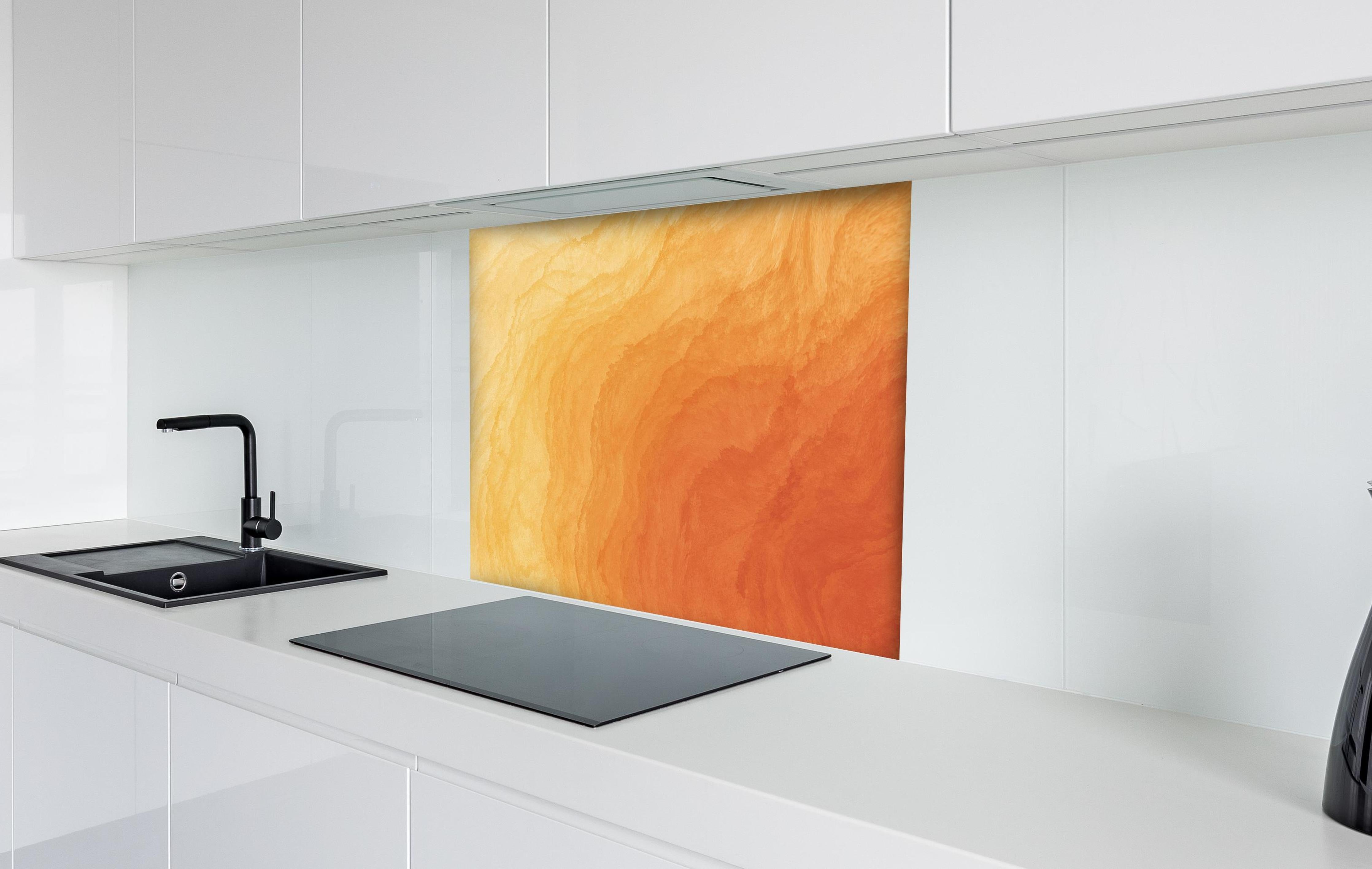 Spritzschutz - Abstrakte Kunst - Aquarell hinter einem Cerankochfeld zwischen Holz-Kochutensilien