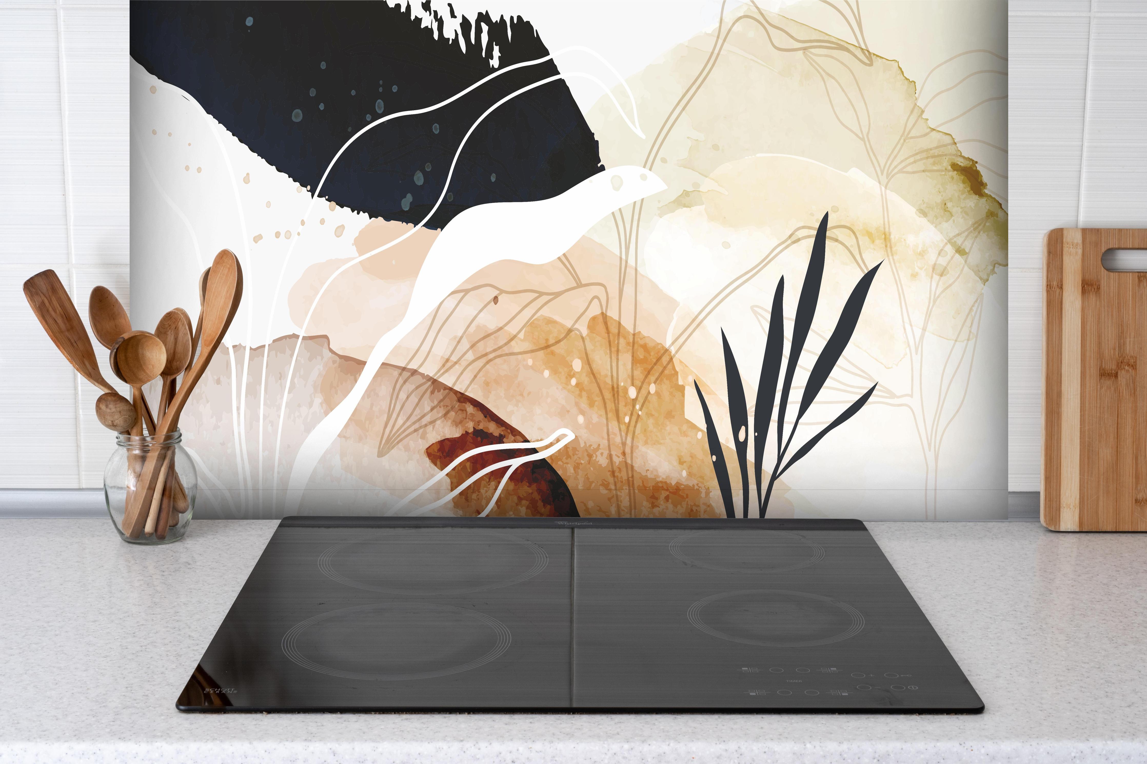 Spritzschutz - Abstrakte Pflanzen und Formen Kunst hinter einem Cerankochfeld zwischen Holz-Kochutensilien