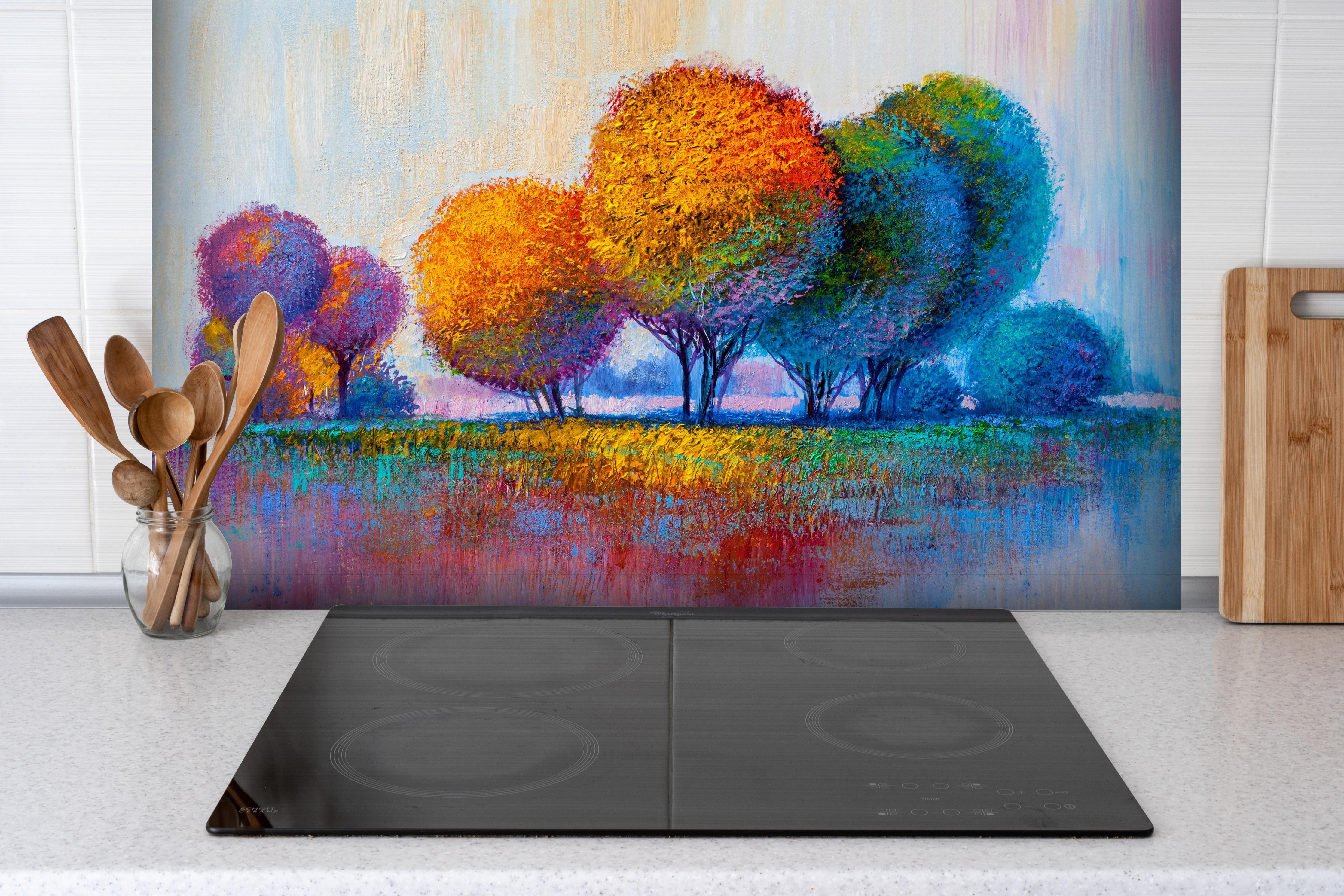 Spritzschutz - Abstrakte bunte Malerei eines Waldes hinter einem Cerankochfeld zwischen Holz-Kochutensilien