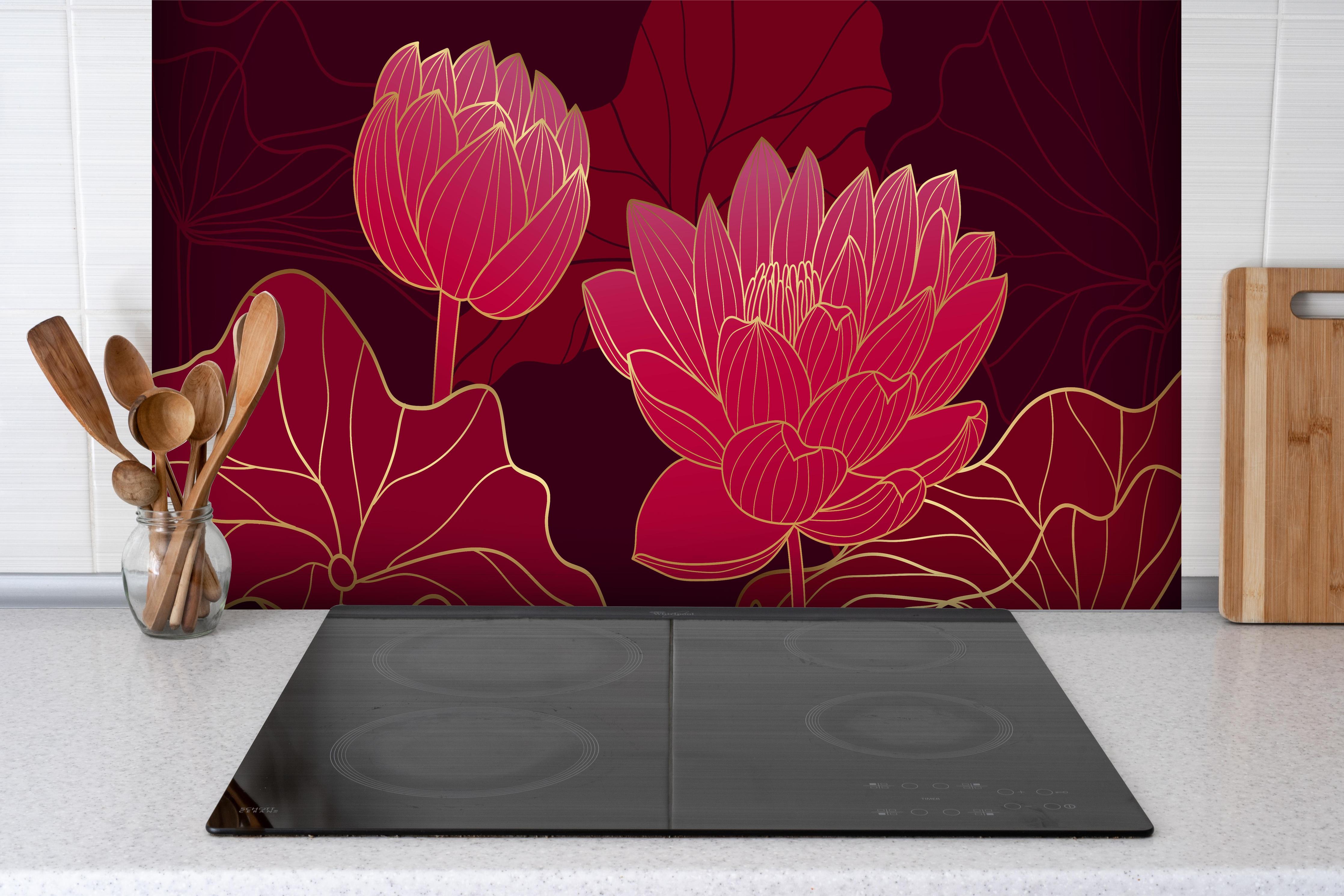 Spritzschutz - Abstrakte rote Lotusblüten Illustration hinter einem Cerankochfeld zwischen Holz-Kochutensilien
