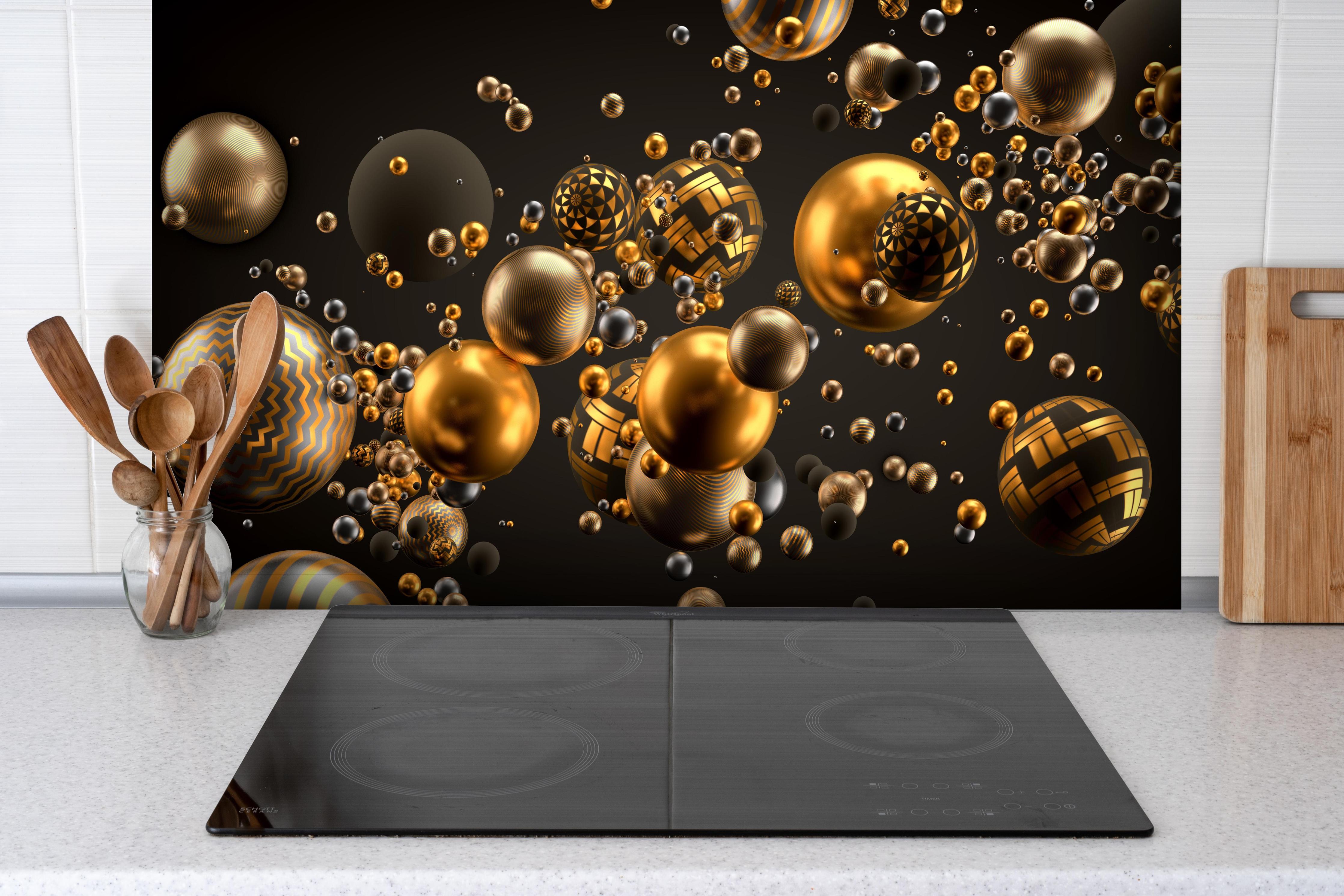 Spritzschutz - Abstrakter Hintergrund mit Bällen hinter einem Cerankochfeld zwischen Holz-Kochutensilien