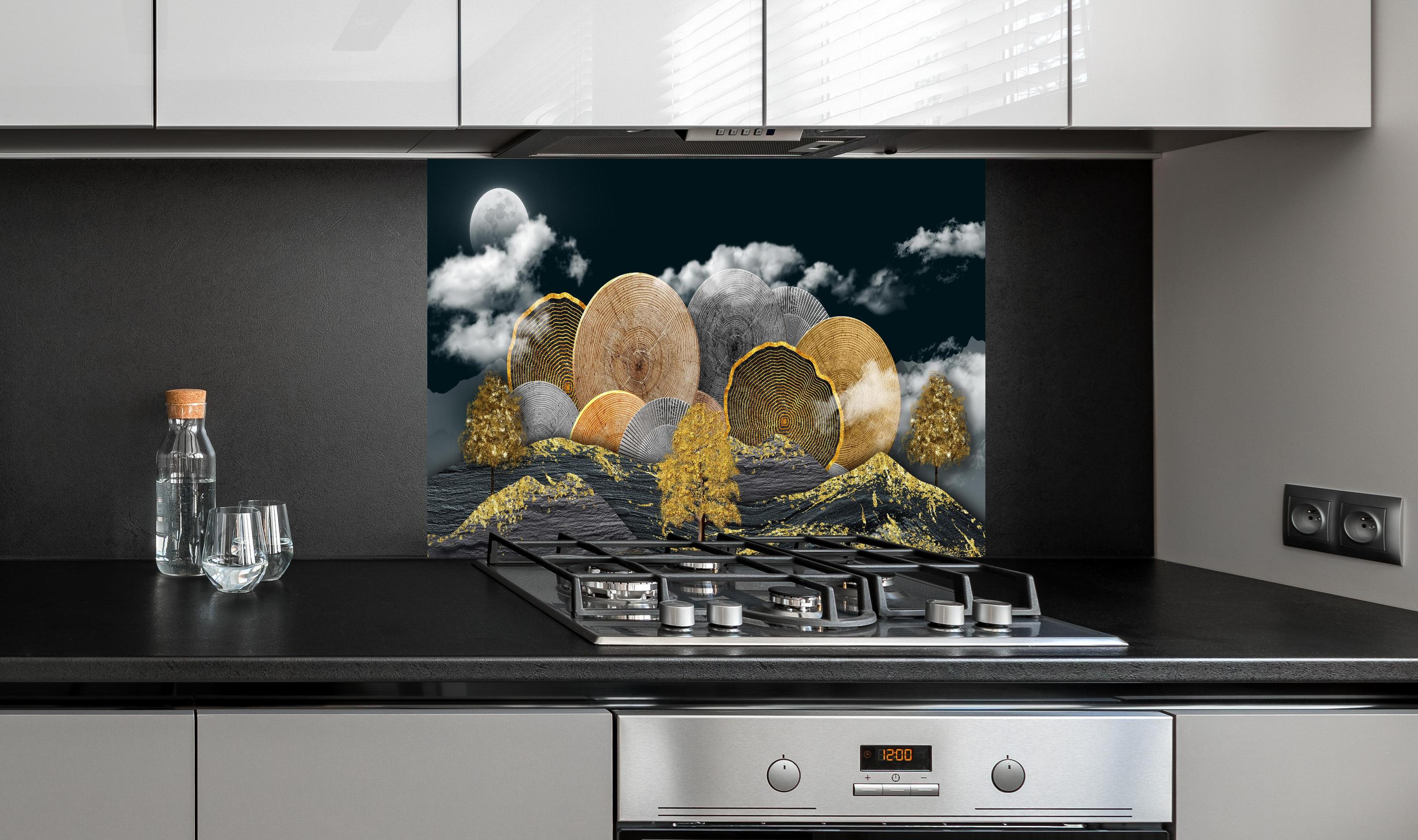 Spritzschutz - Abstraktes Landschaftsmuster - Nächtlich hinter einem Cerankochfeld zwischen Holz-Kochutensilien