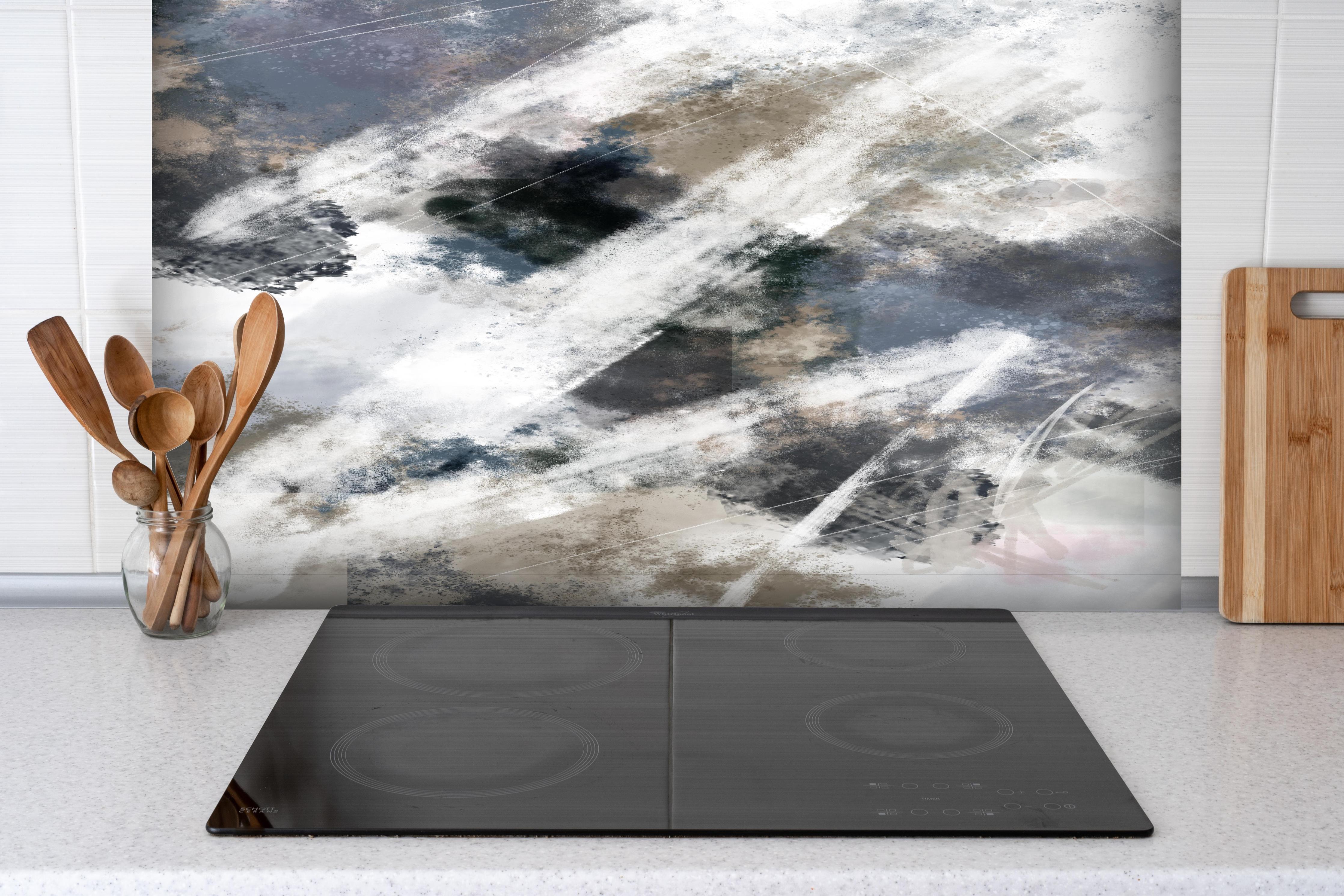 Spritzschutz - Abstraktes Muster - Modern hinter einem Cerankochfeld zwischen Holz-Kochutensilien