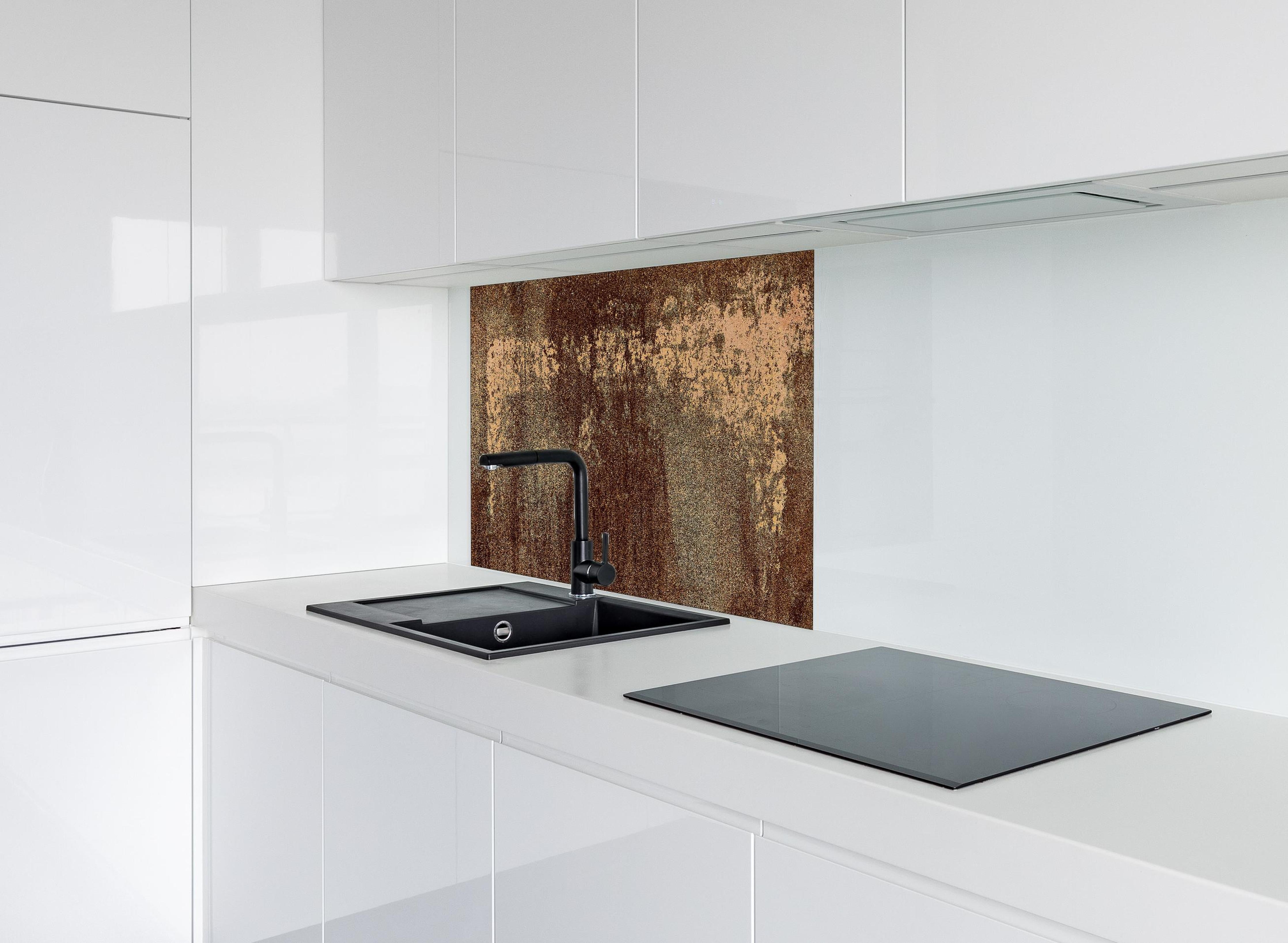 Spritzschutz - Alte Antike Textur hinter einem Cerankochfeld zwischen Holz-Kochutensilien