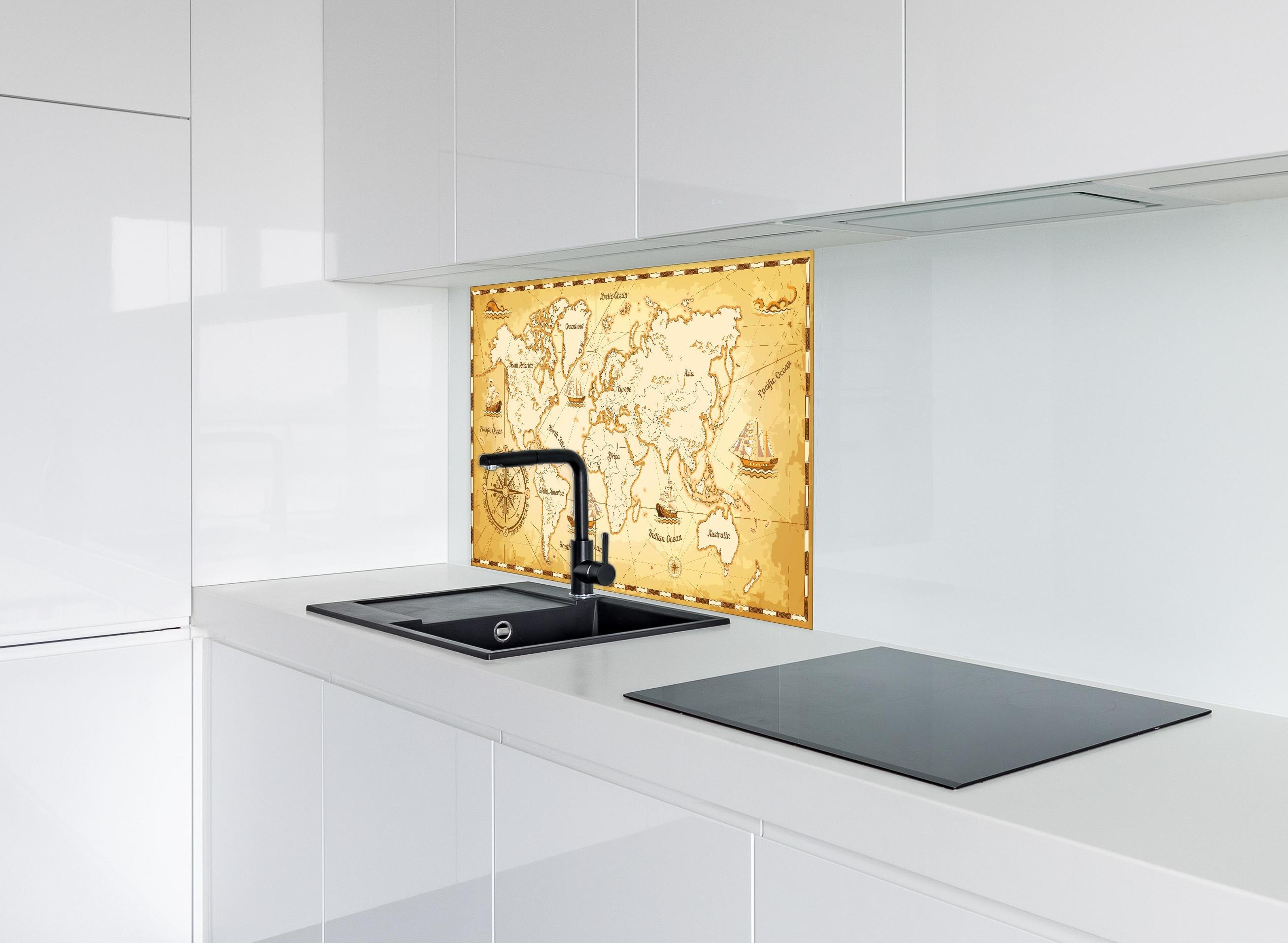 Spritzschutz - Antike Weltkarte im Sepia-Look Poster hinter einem Cerankochfeld zwischen Holz-Kochutensilien