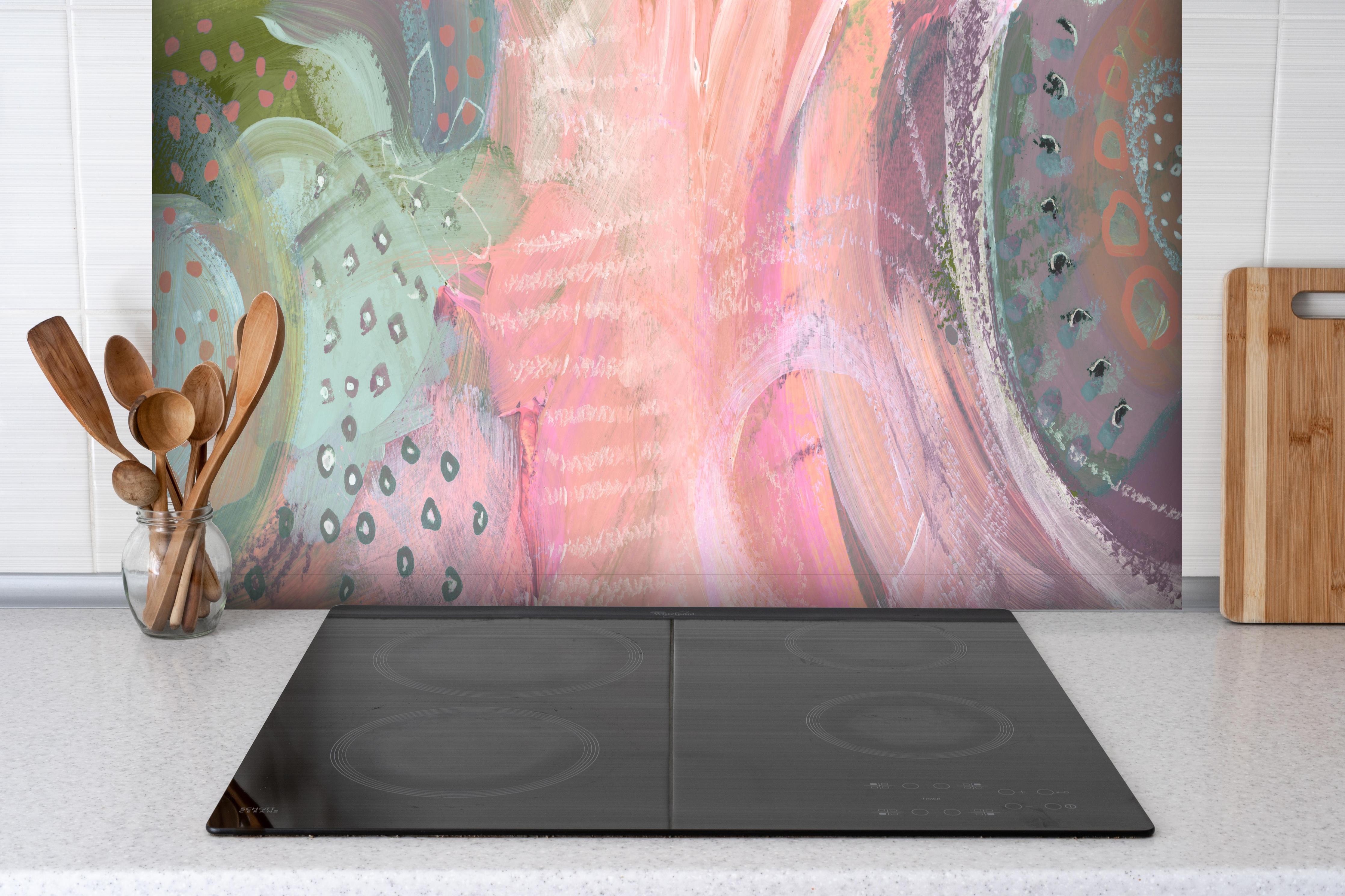 Spritzschutz - Aquarell Kunst - Fleck Malerei hinter einem Cerankochfeld zwischen Holz-Kochutensilien