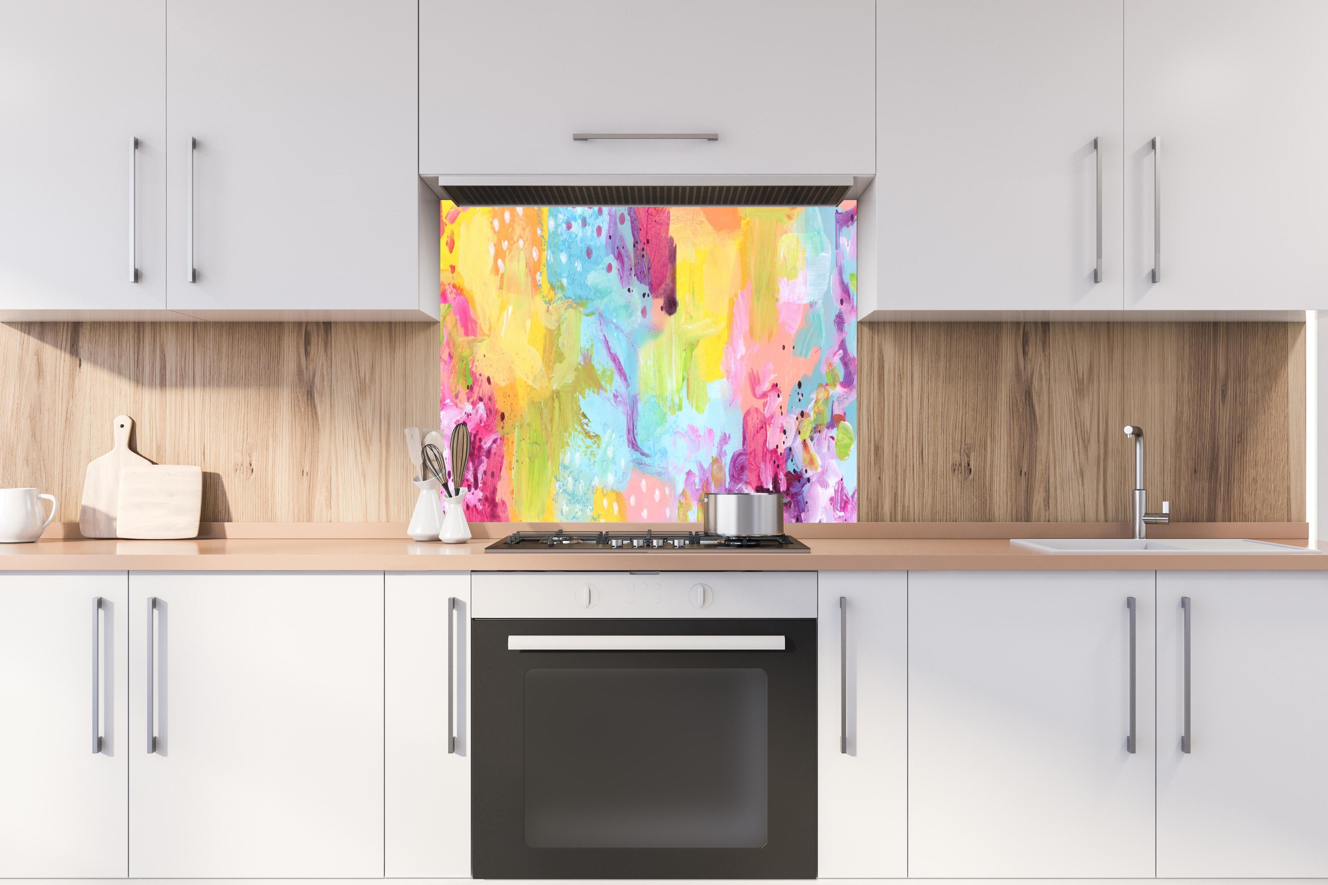 Spritzschutz - Aquarell Kunstmalerei - Bunt hinter einem Cerankochfeld zwischen Holz-Kochutensilien