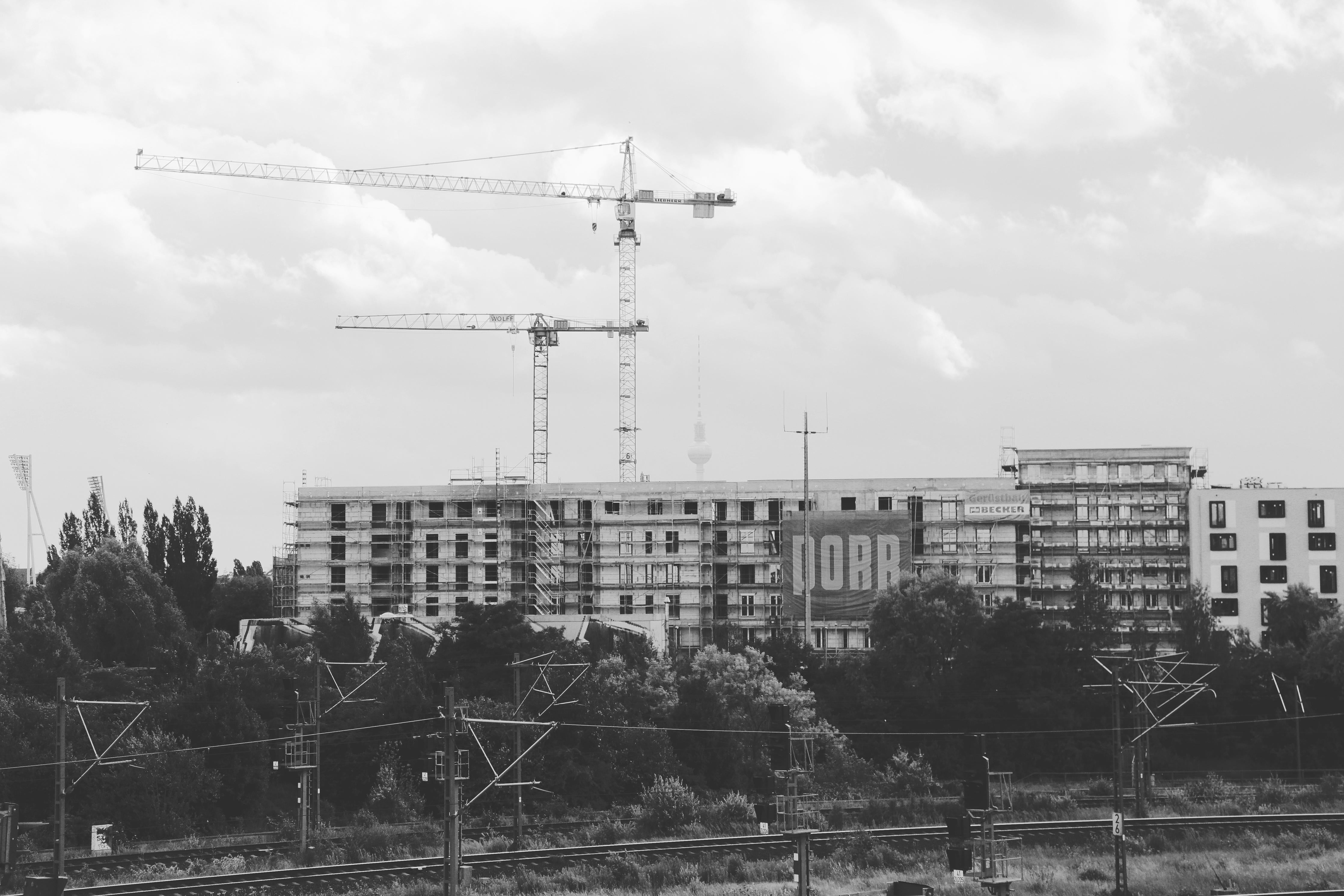Spritzschutz-Berlin B&W Urban Construction Skyline