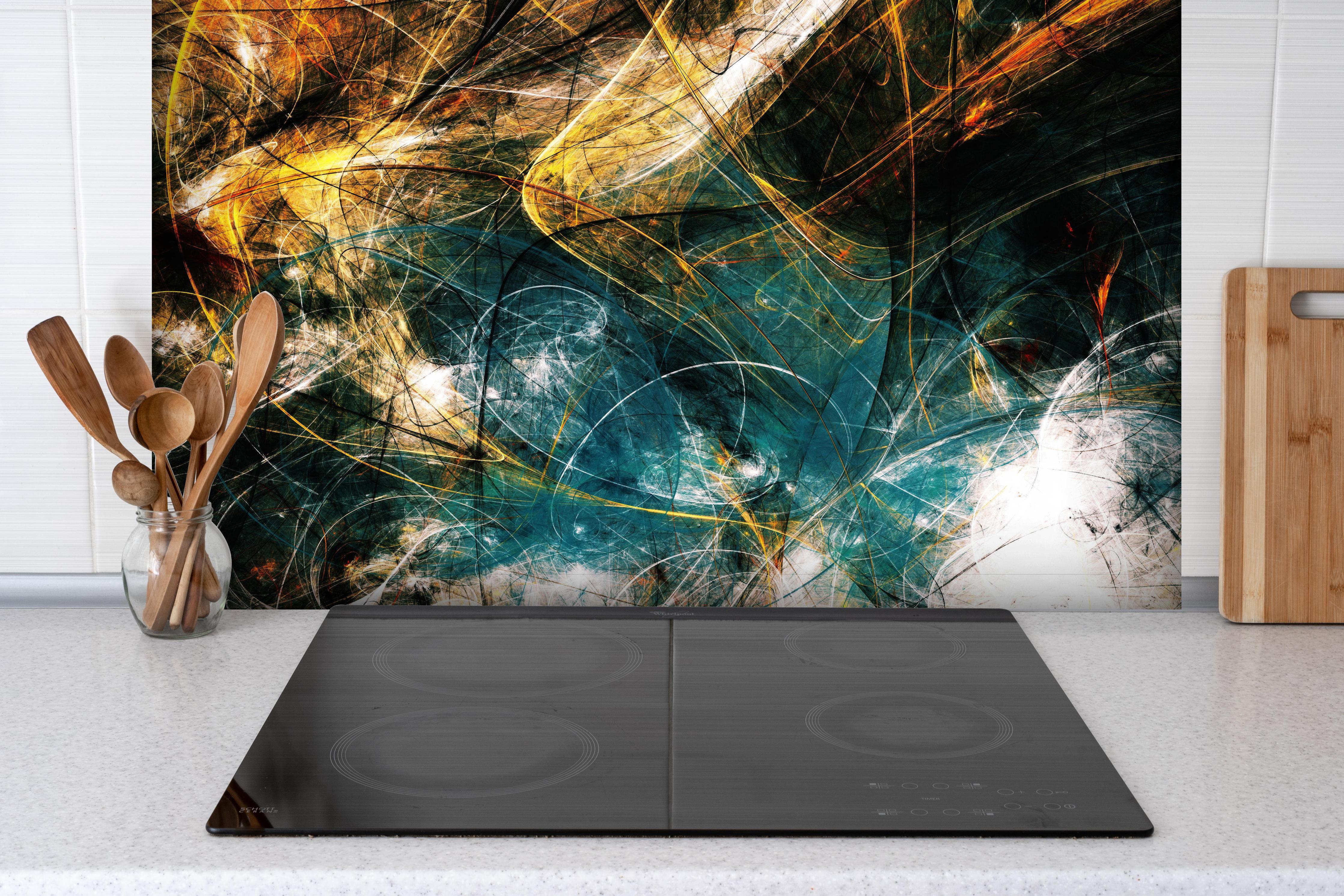 Spritzschutz - Chaotische 3D- Illustration hinter einem Cerankochfeld zwischen Holz-Kochutensilien