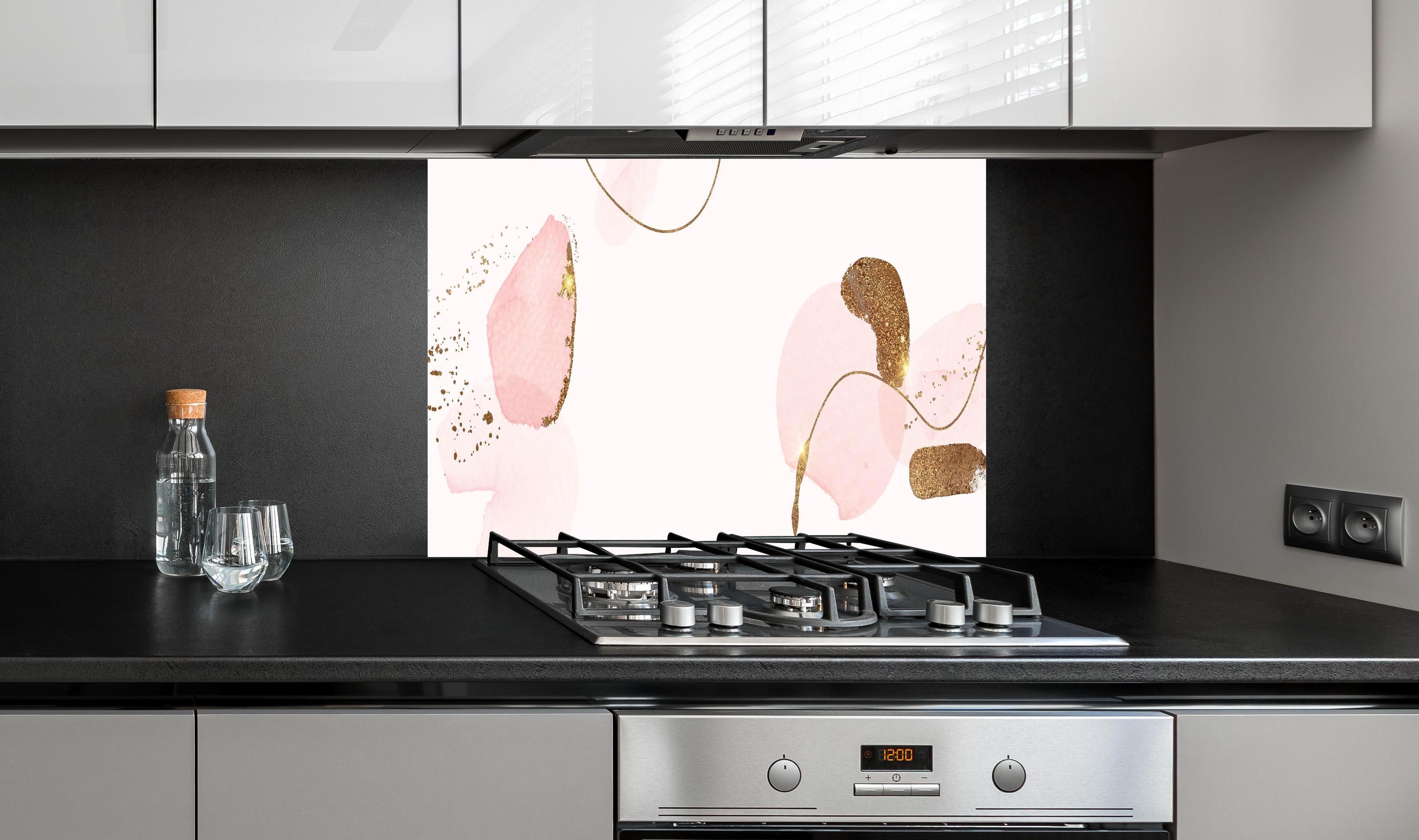 Spritzschutz - Chic Rosa und Gold Aquarell Kunstwerk hinter einem Cerankochfeld zwischen Holz-Kochutensilien