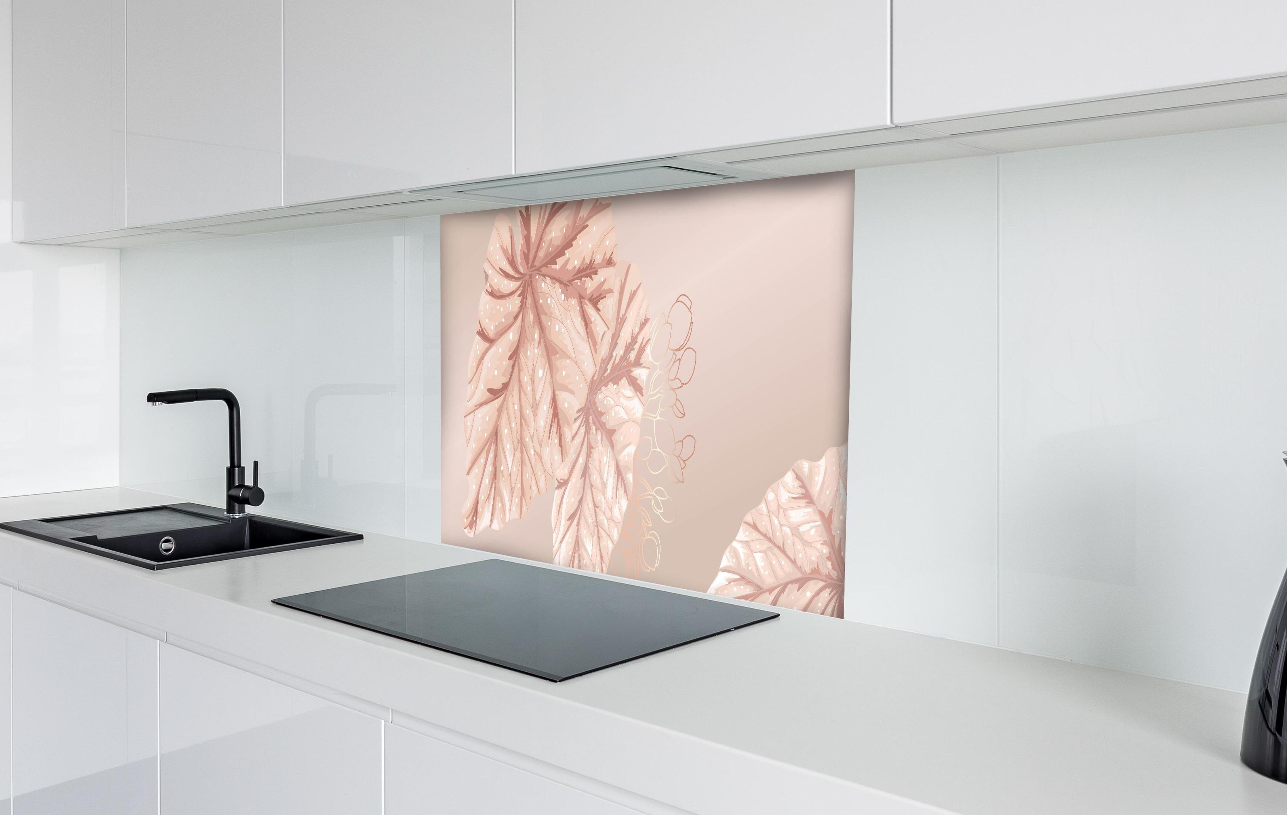 Spritzschutz - Design Blüten Blatt Illustration Beige hinter einem Cerankochfeld zwischen Holz-Kochutensilien