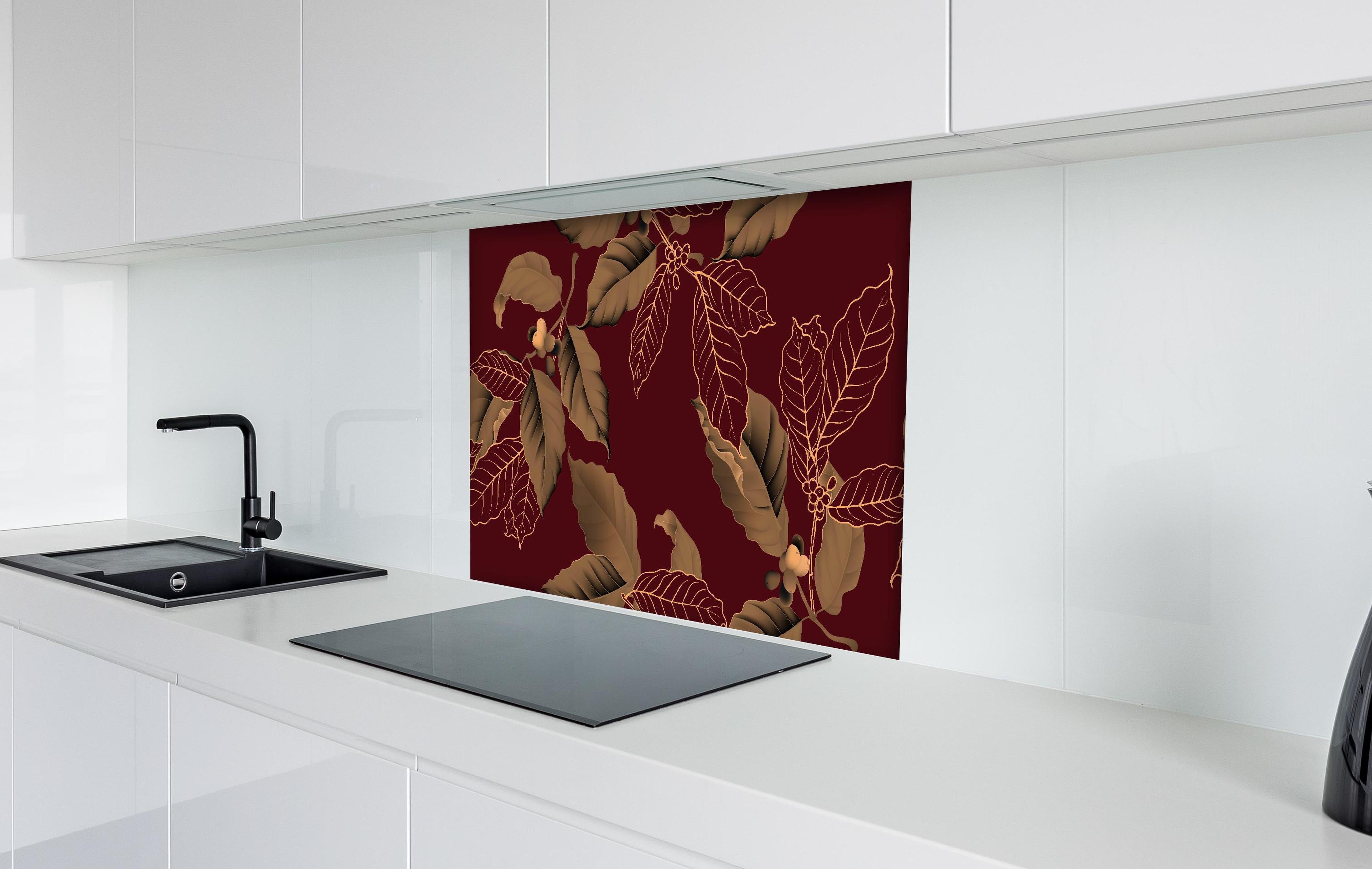 Spritzschutz - Exquisites Herbstlaub Rot und Gold Design hinter einem Cerankochfeld zwischen Holz-Kochutensilien