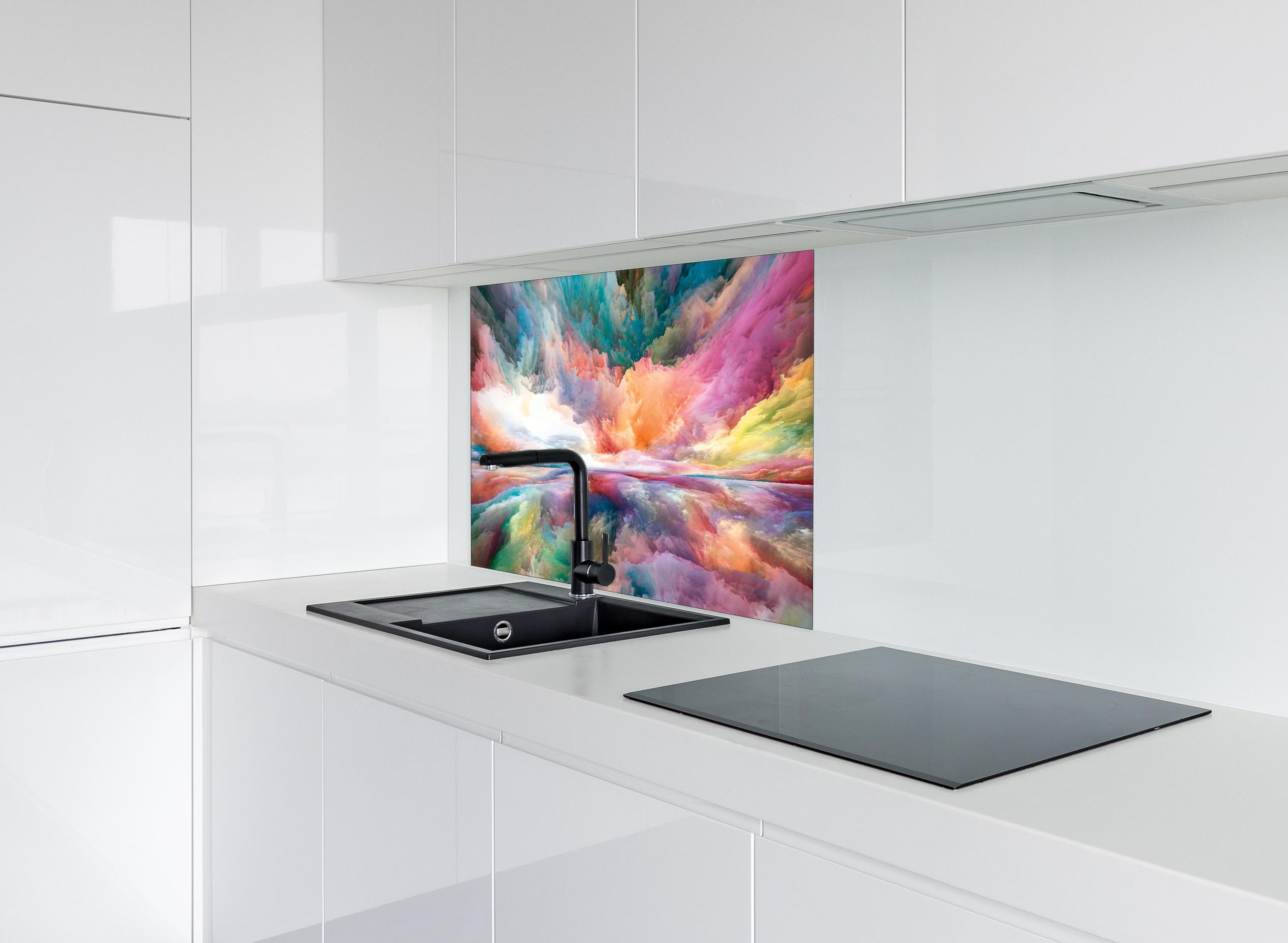 Spritzschutz - Farbenfrohe Abstrakte Himmelskunst hinter einem Cerankochfeld zwischen Holz-Kochutensilien