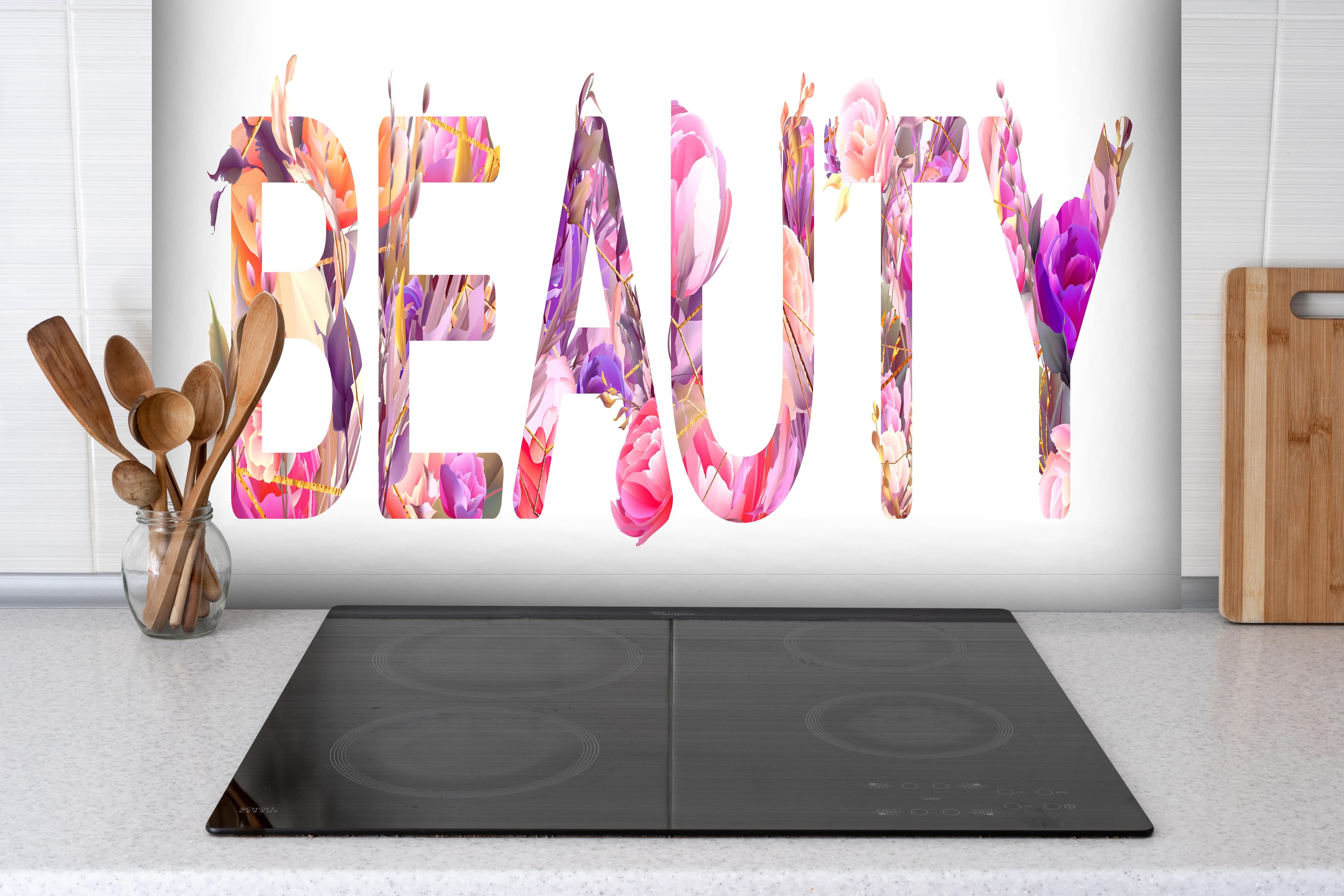 Spritzschutz - Farbenprächtiges Beauty mit Blumenmuster hinter einem Cerankochfeld zwischen Holz-Kochutensilien