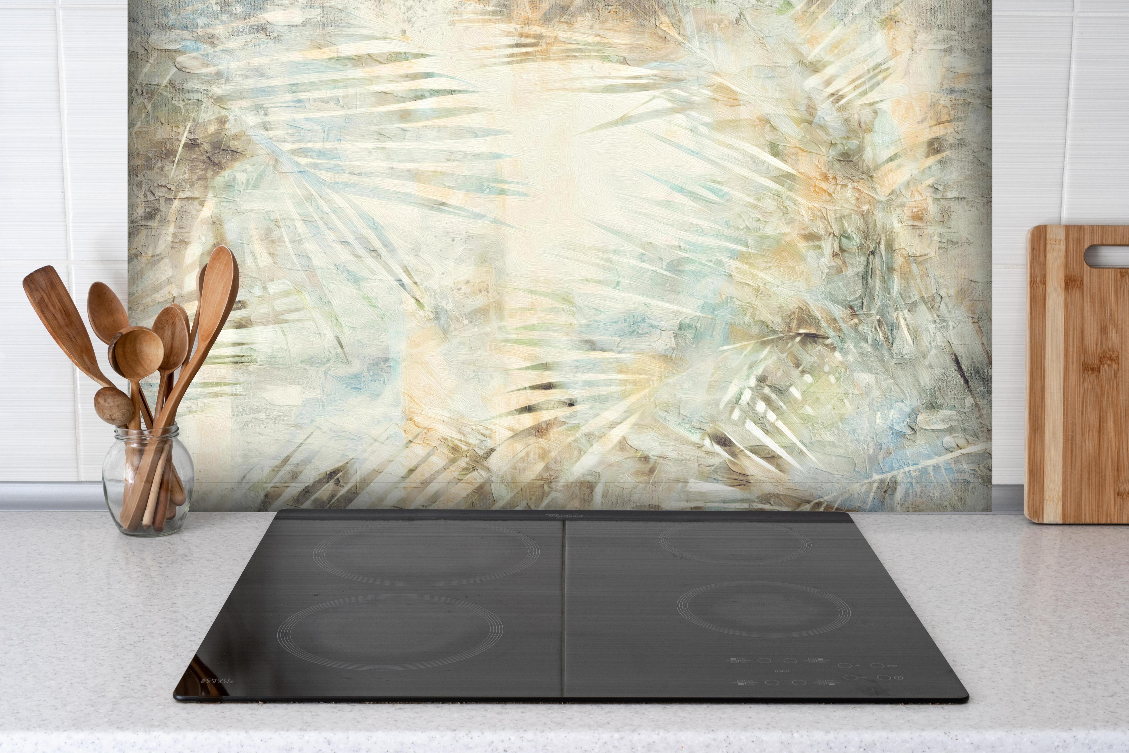 Spritzschutz - Florale Wand - Moderne Kunst hinter einem Cerankochfeld zwischen Holz-Kochutensilien