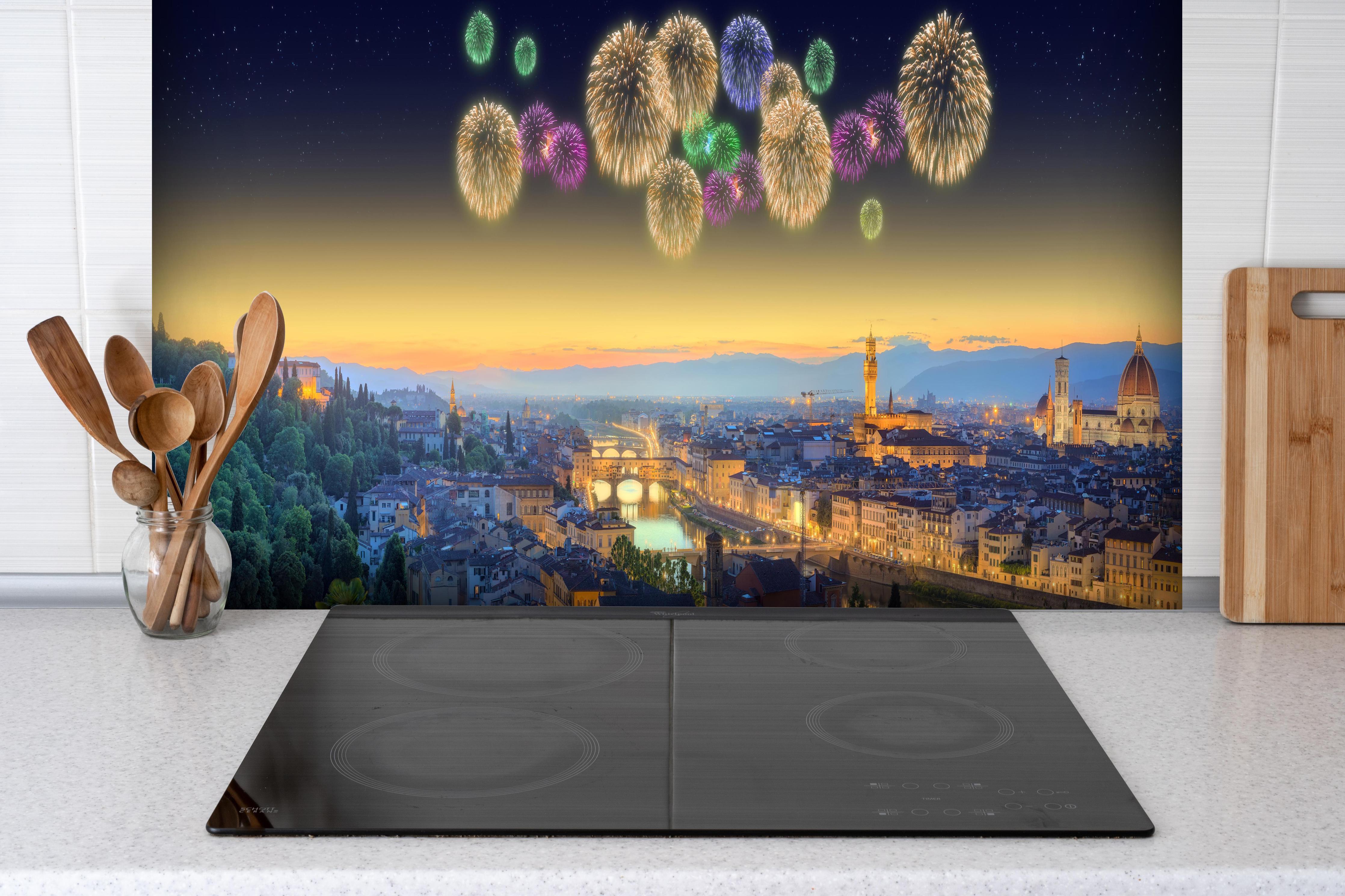 Spritzschutz - Fluss Arno und Ponte Vecchio bei Sonnenuntergang hinter einem Cerankochfeld zwischen Holz-Kochutensilien