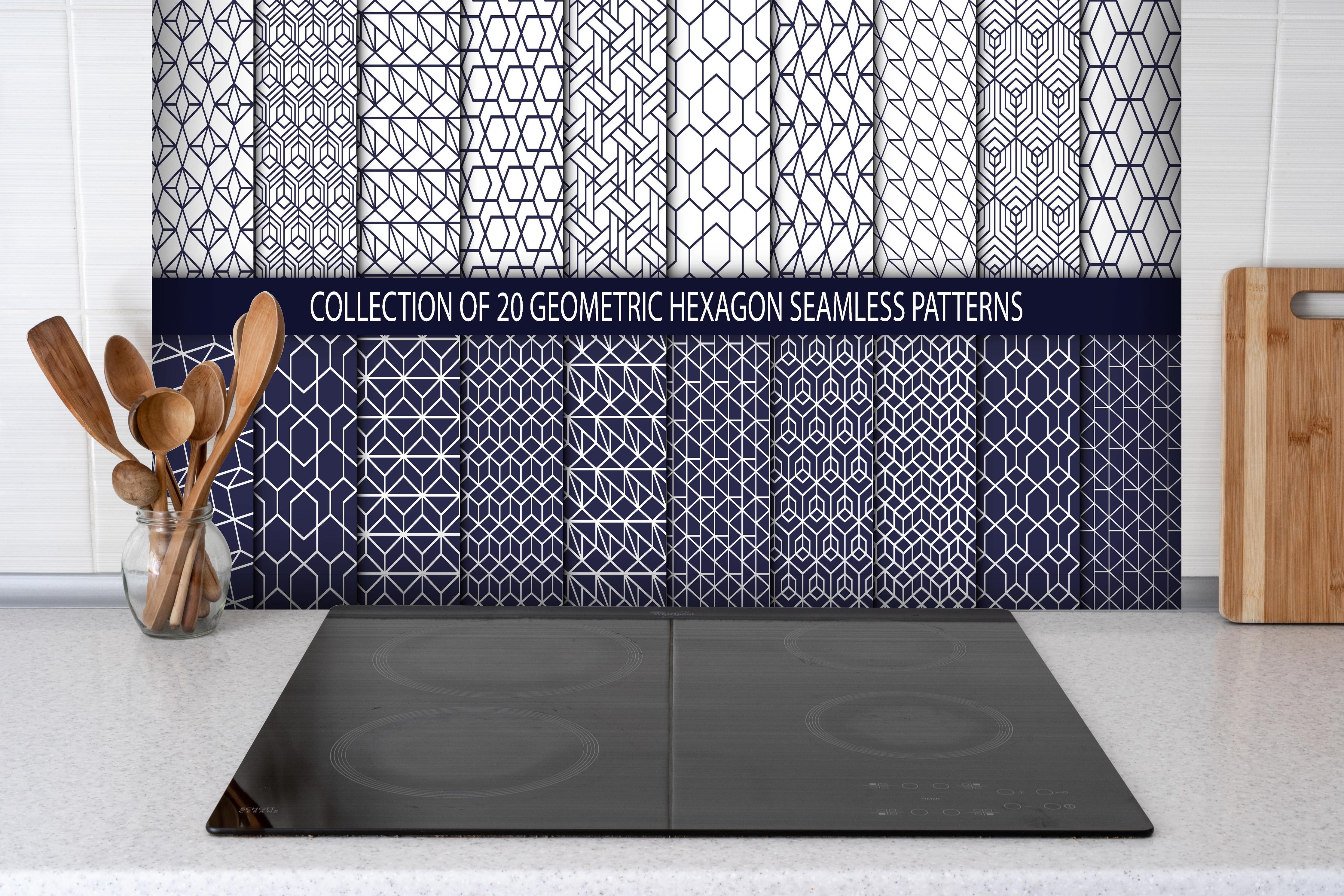 Spritzschutz - Geometrisch nahtlose Hexagon-Muster Kollektion hinter einem Cerankochfeld zwischen Holz-Kochutensilien