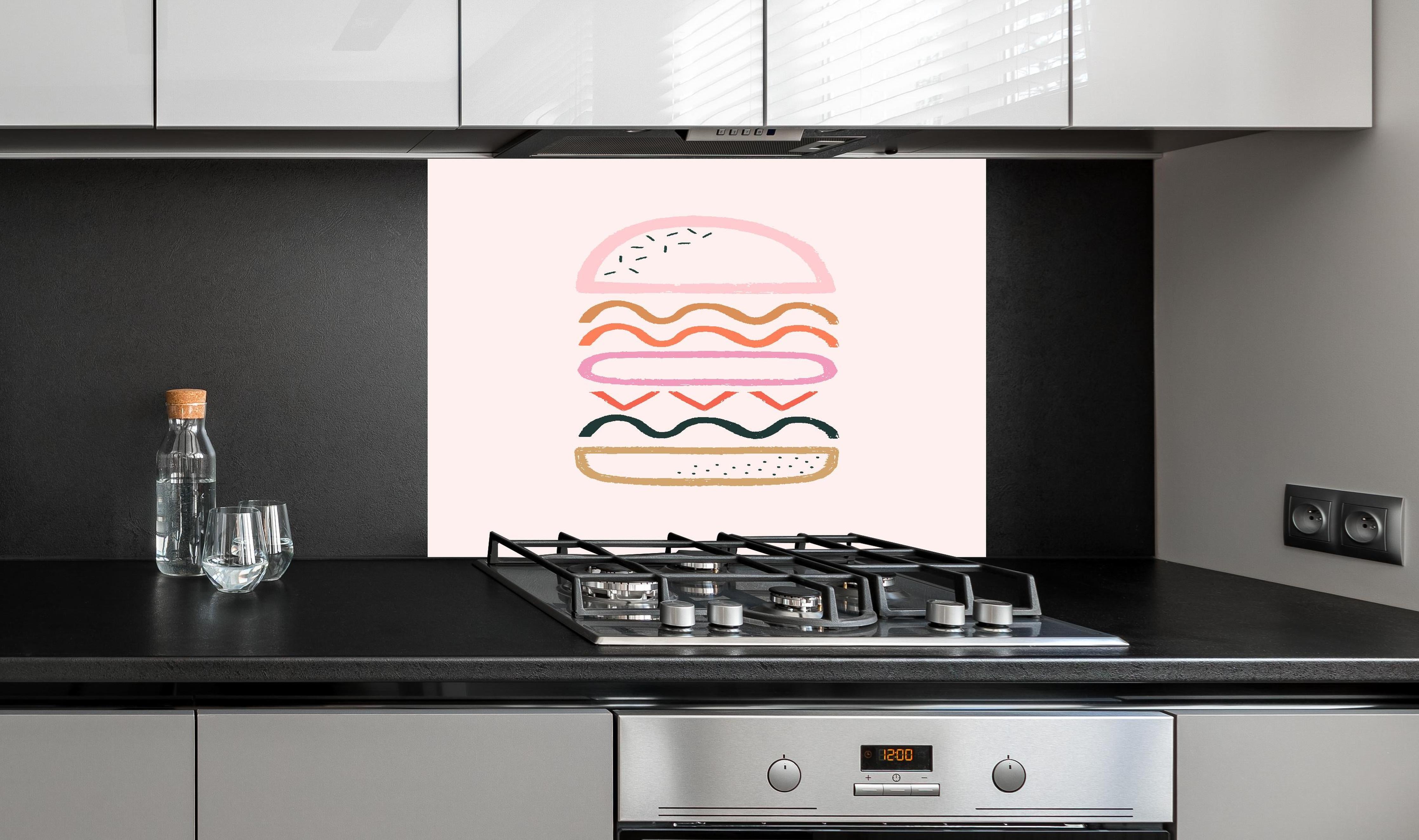 Spritzschutz - Geometrischer Hamburger in Pastellfarben Illustration hinter einem Cerankochfeld zwischen Holz-Kochutensilien