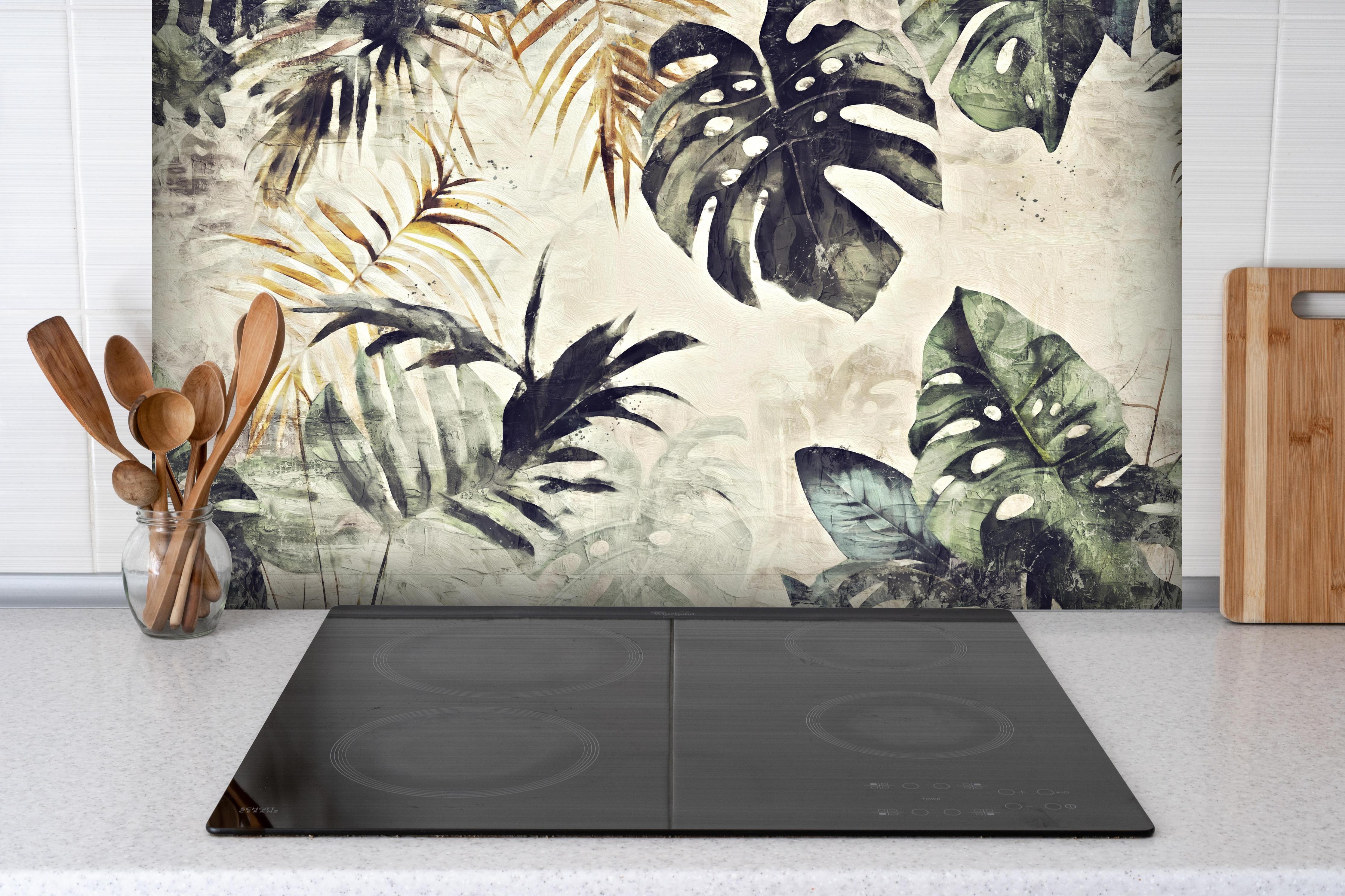 Spritzschutz - Gräuliche Pflanzen Floral hinter einem Cerankochfeld zwischen Holz-Kochutensilien