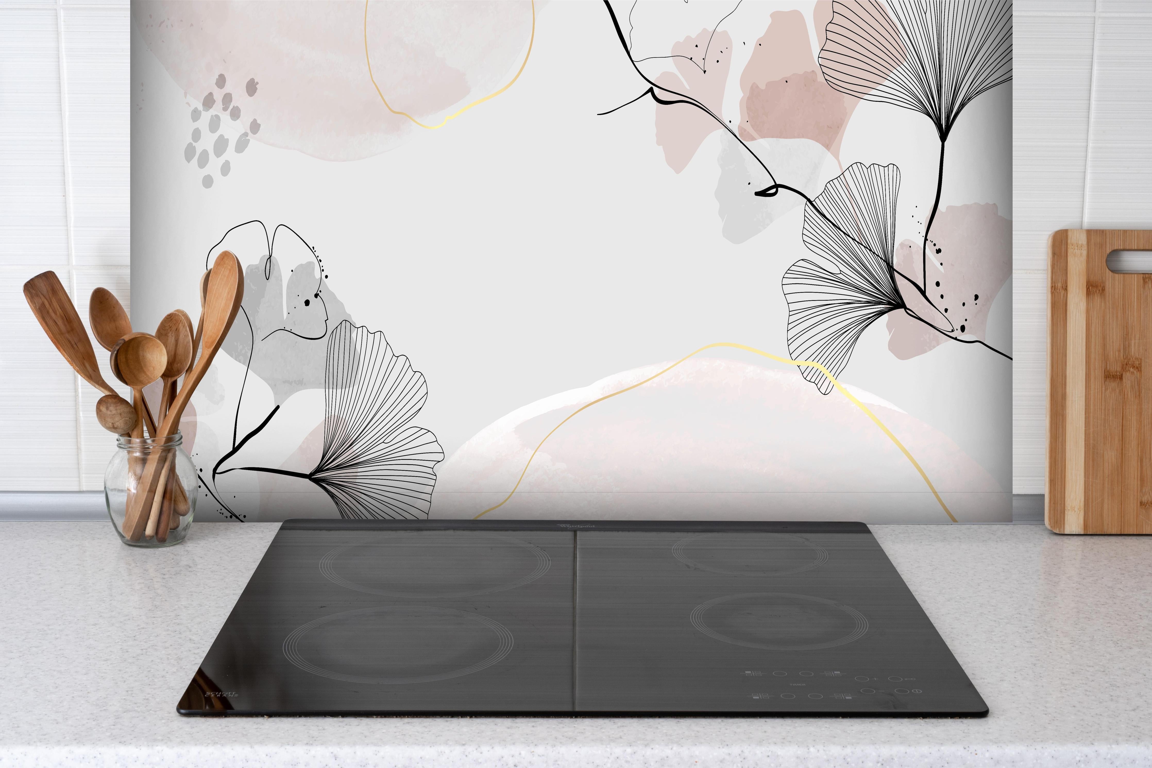 Spritzschutz - Grau Beige Blättermuster Abstrakte Kunst hinter einem Cerankochfeld zwischen Holz-Kochutensilien