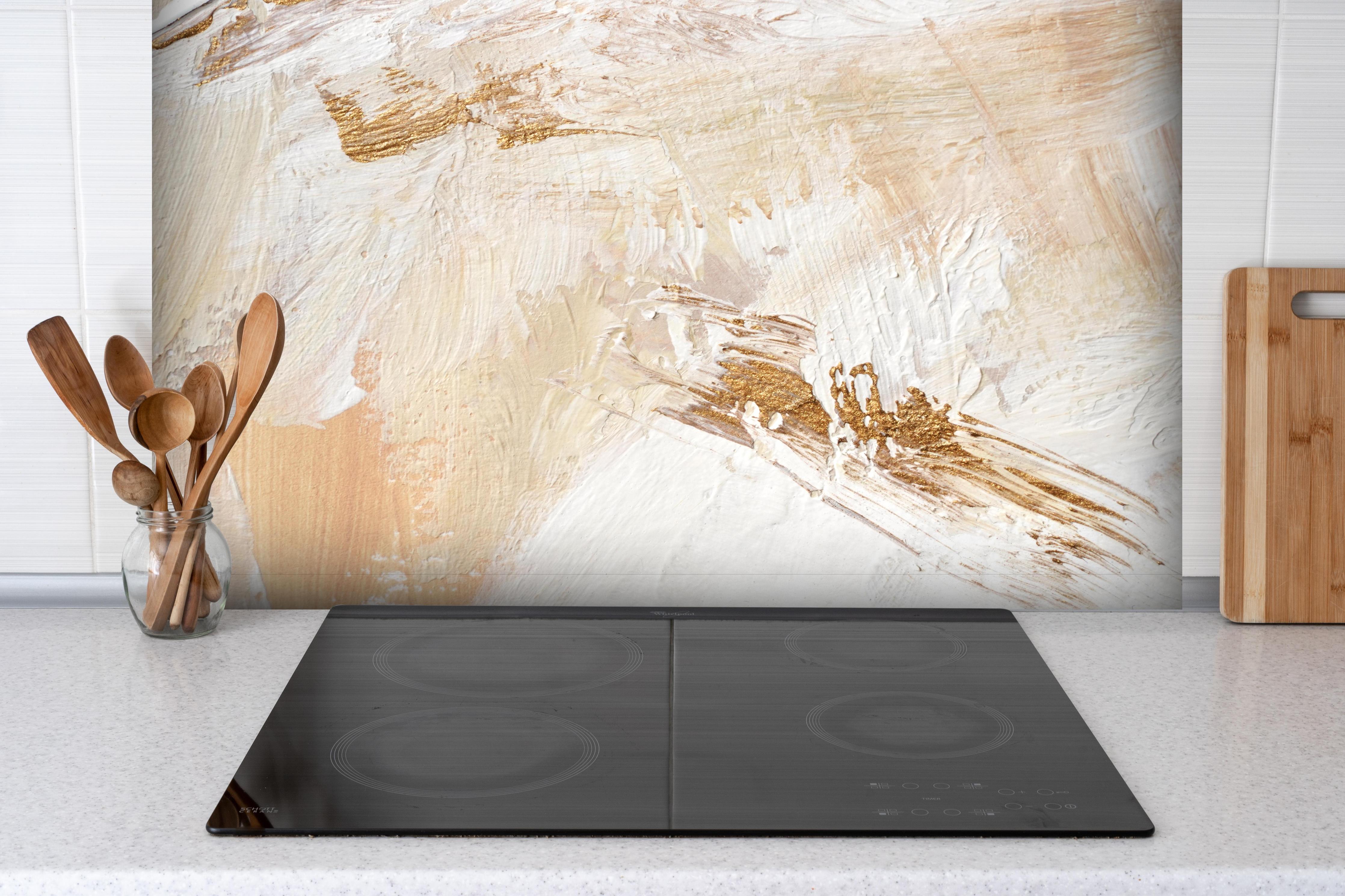 Spritzschutz - Handgemalter Hintergrund - Abstrakt hinter einem Cerankochfeld zwischen Holz-Kochutensilien