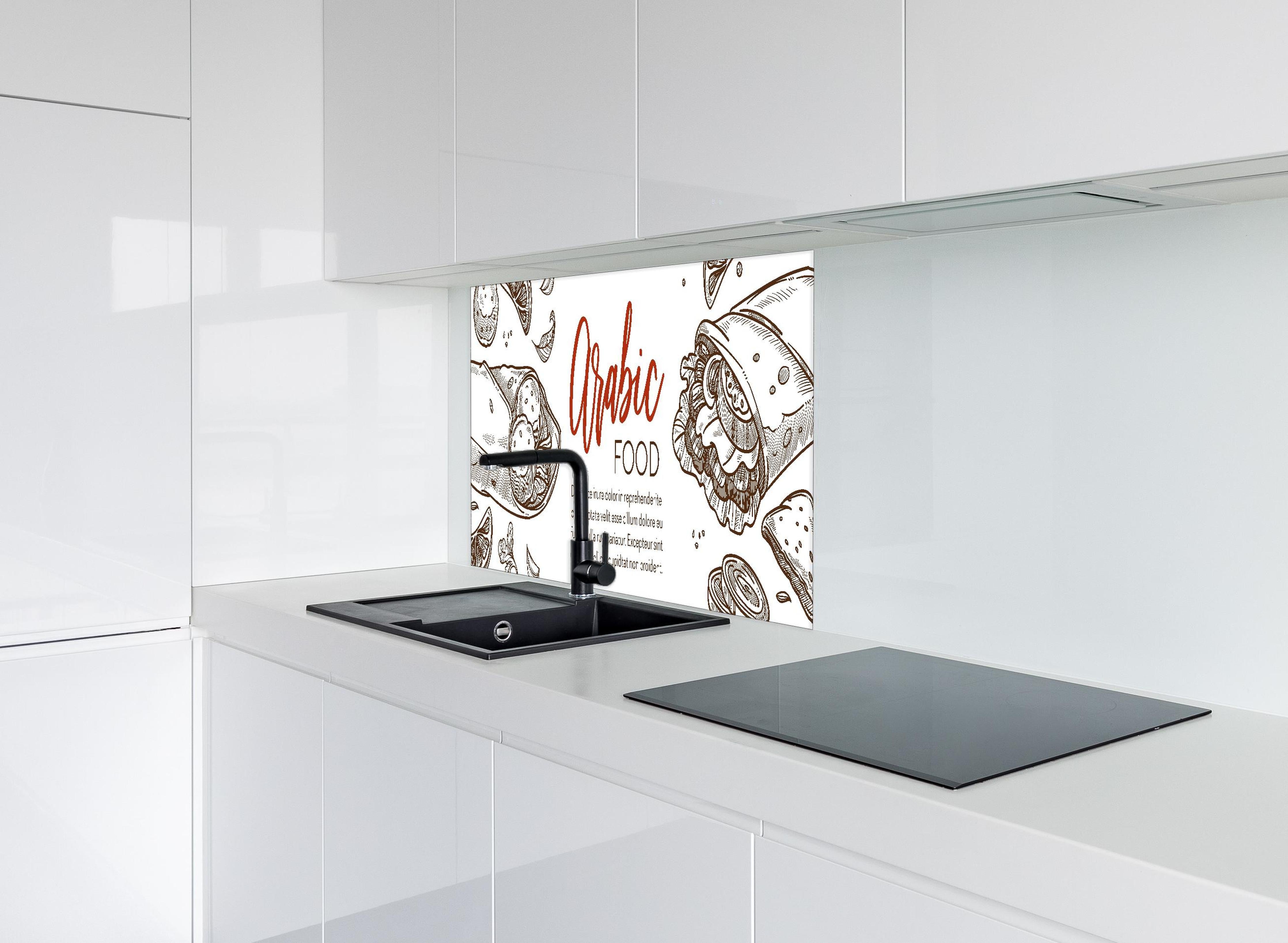 Spritzschutz - Handgezeichnete Arabische Speisen Grafik hinter einem Cerankochfeld zwischen Holz-Kochutensilien