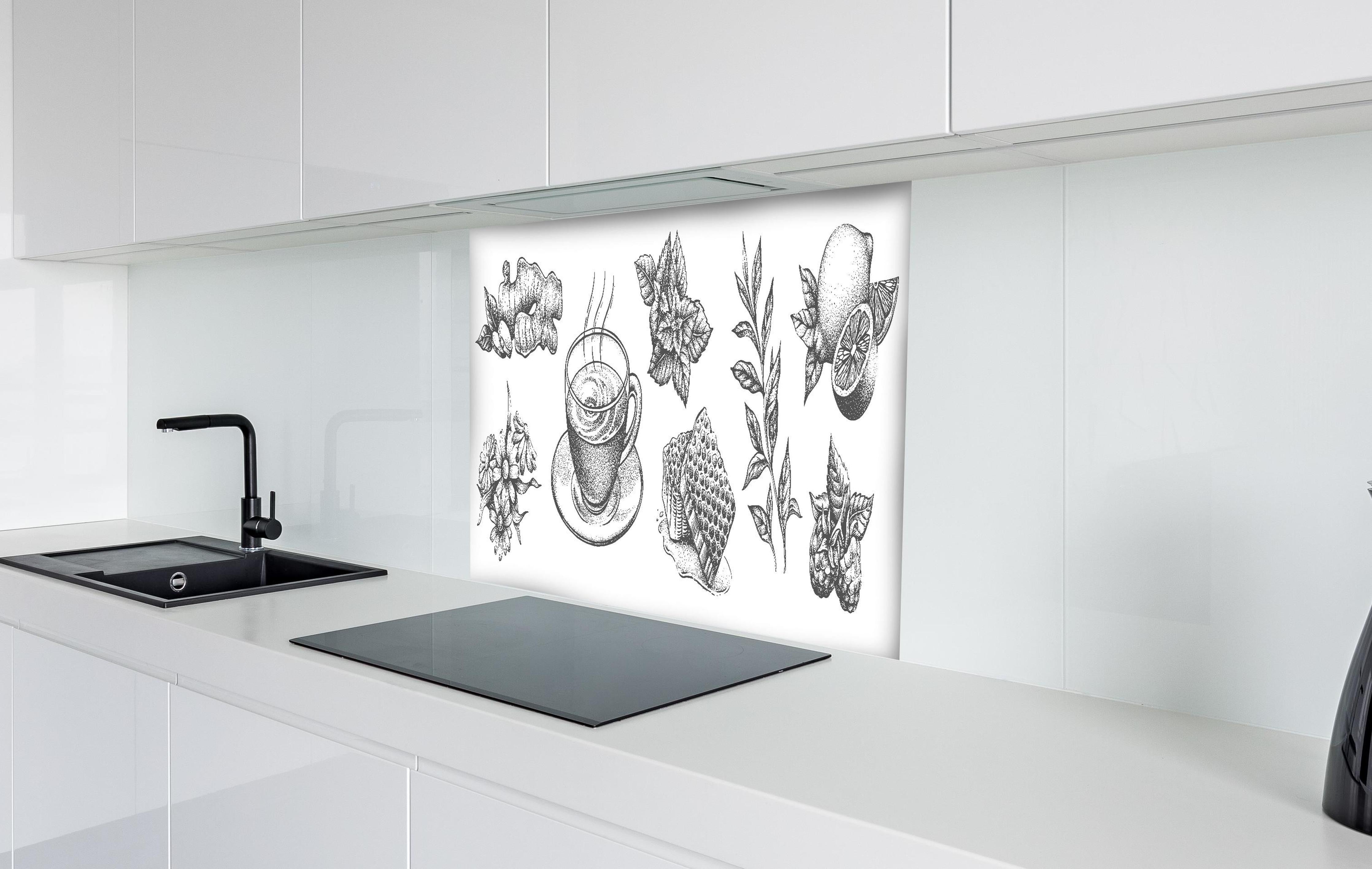 Spritzschutz - Handgezeichnete Tee und Zutaten Illustration hinter einem Cerankochfeld zwischen Holz-Kochutensilien