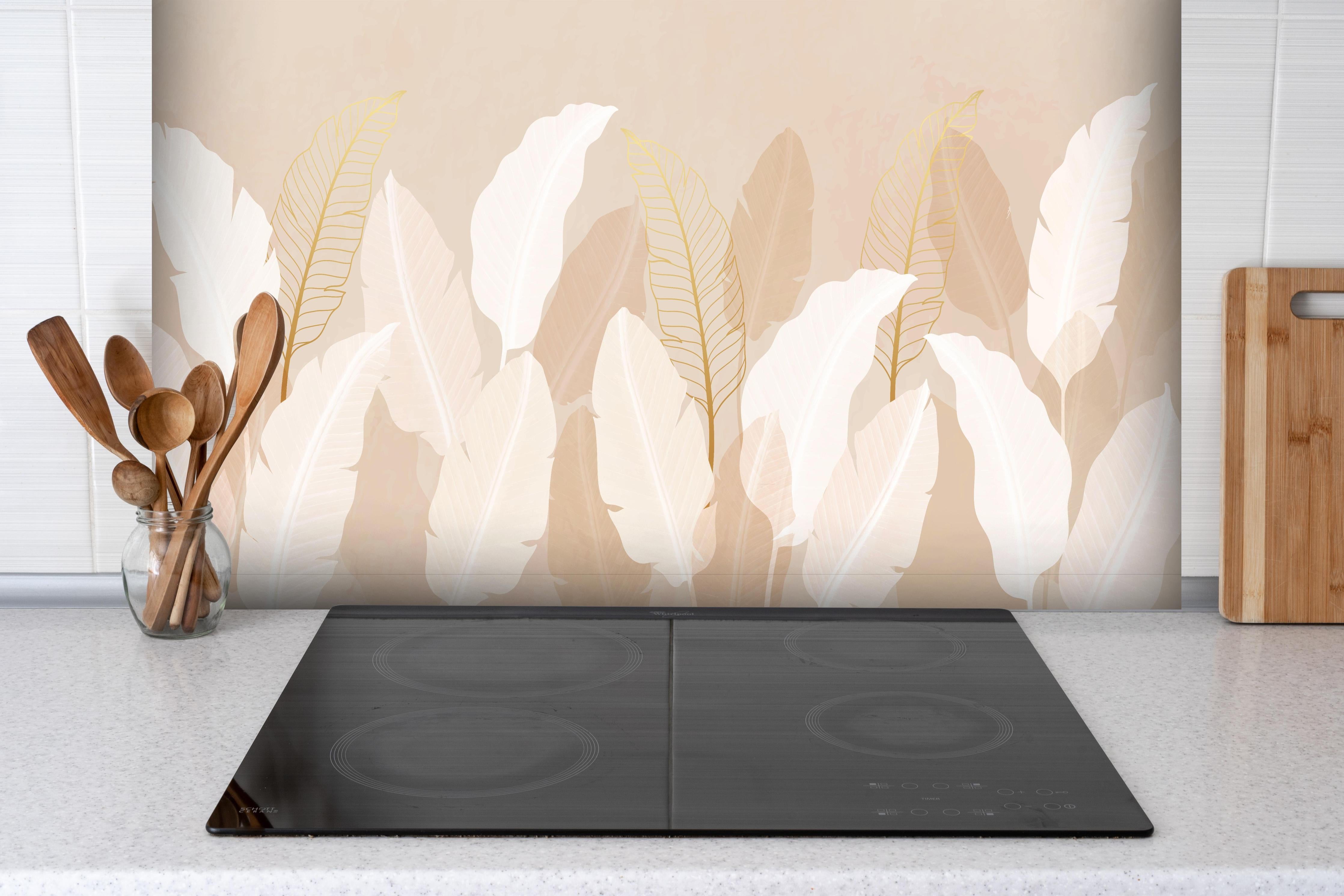 Spritzschutz - Harmonische Pastellblätter Design Kunstwerk hinter einem Cerankochfeld zwischen Holz-Kochutensilien