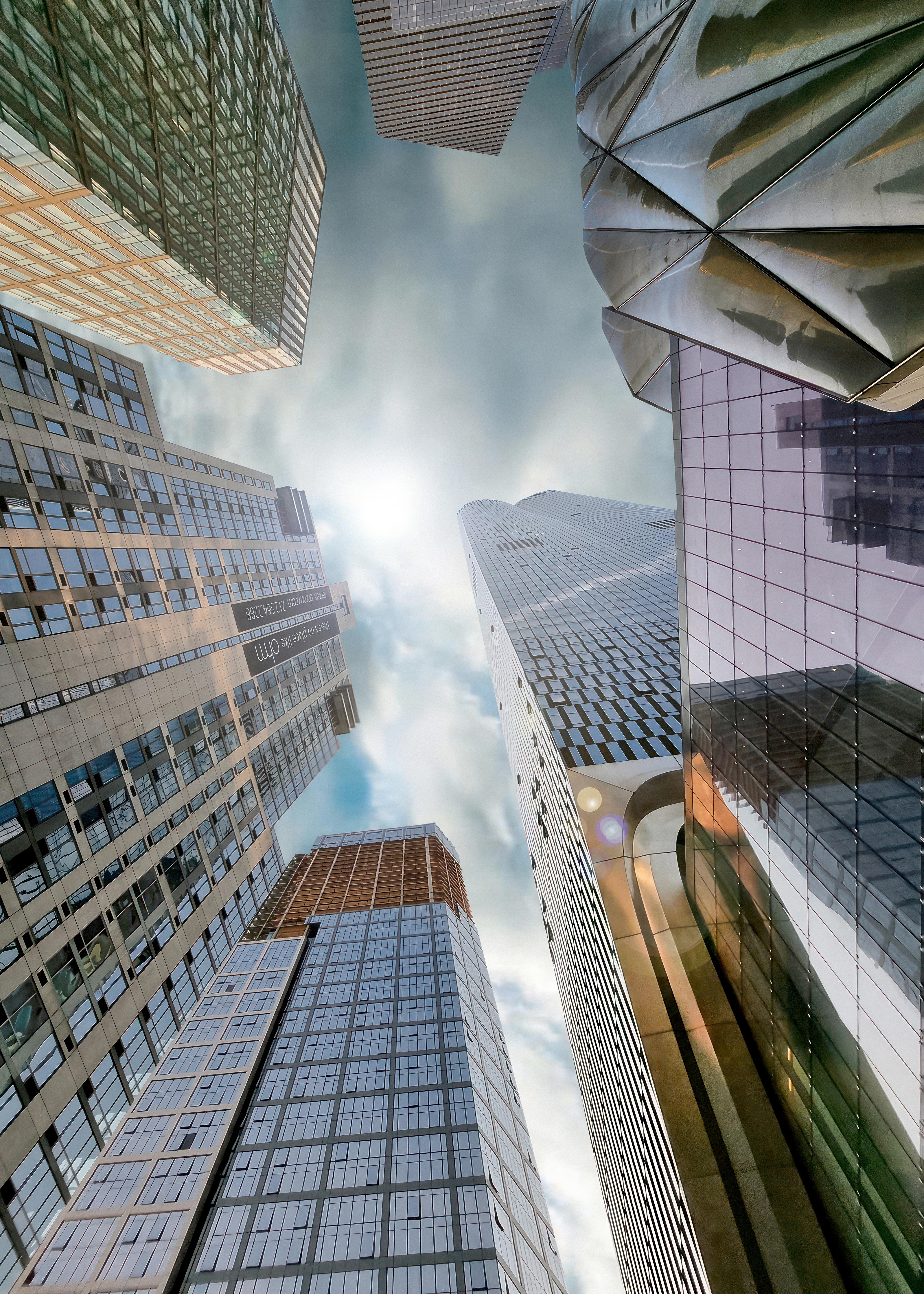 Spritzschutz-Hohe Gebäude - Menschen Perspektive