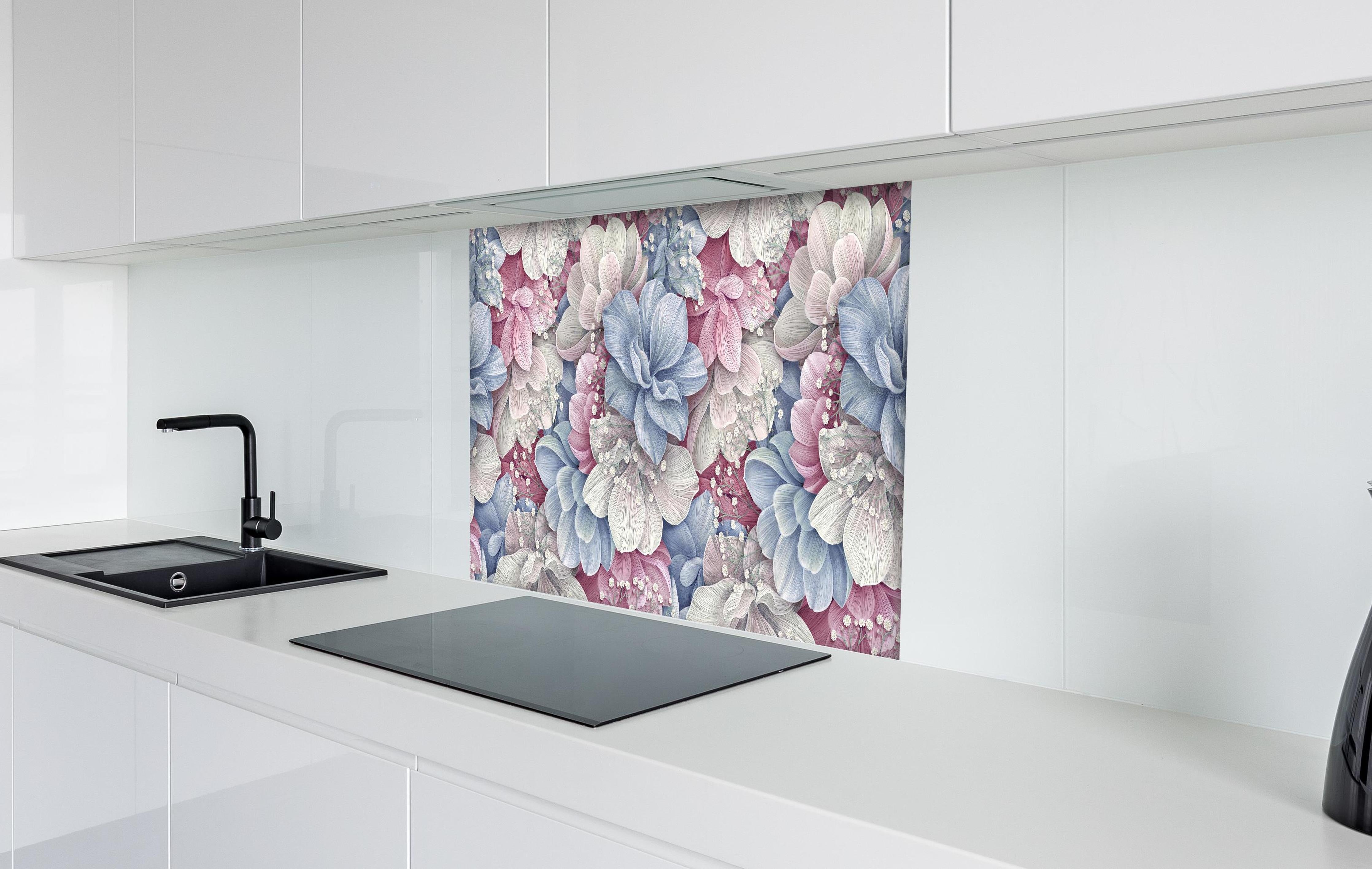 Spritzschutz - Hortensienblüten - Aquarellmalerei hinter einem Cerankochfeld zwischen Holz-Kochutensilien