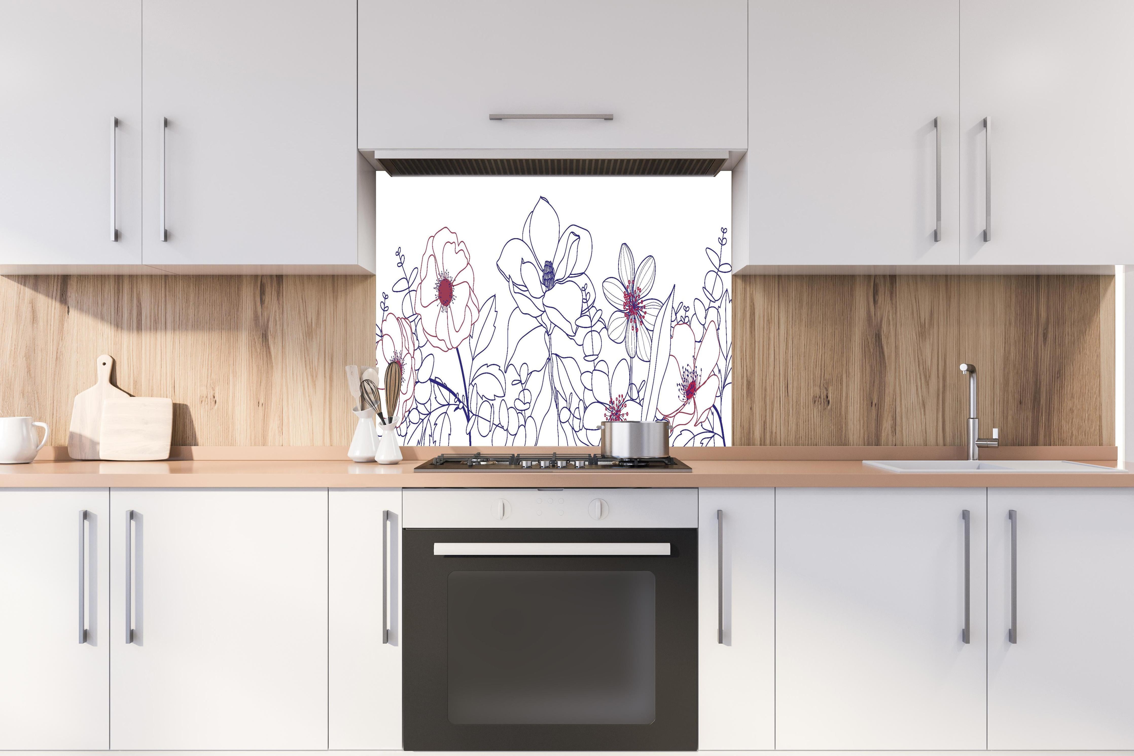 Spritzschutz - Künstlerische Blumen Lineart Zeichnung hinter einem Cerankochfeld zwischen Holz-Kochutensilien