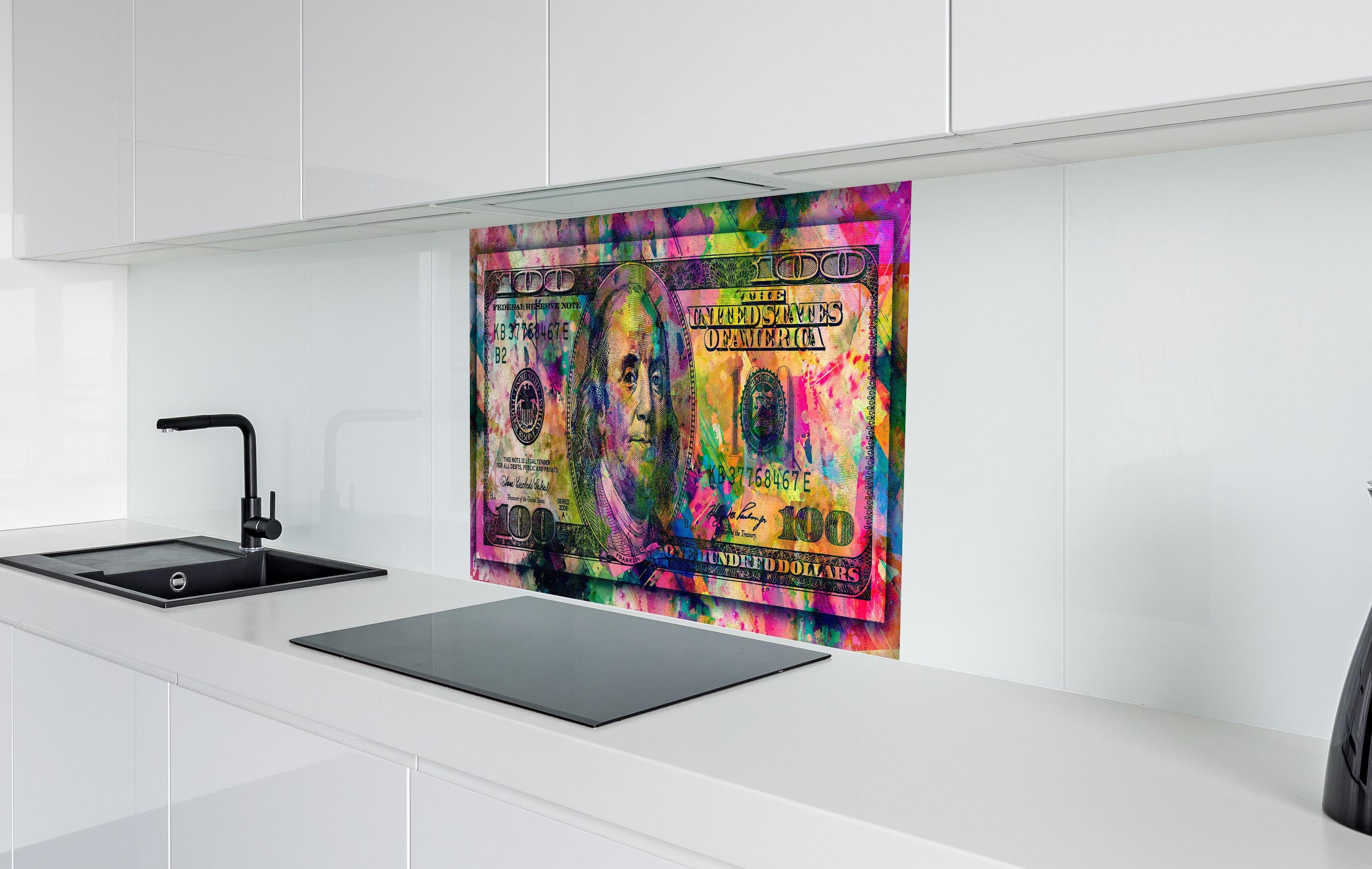 Spritzschutz - Leinwandbild Abstraktes Geld-Kunstwerk hinter einem Cerankochfeld zwischen Holz-Kochutensilien