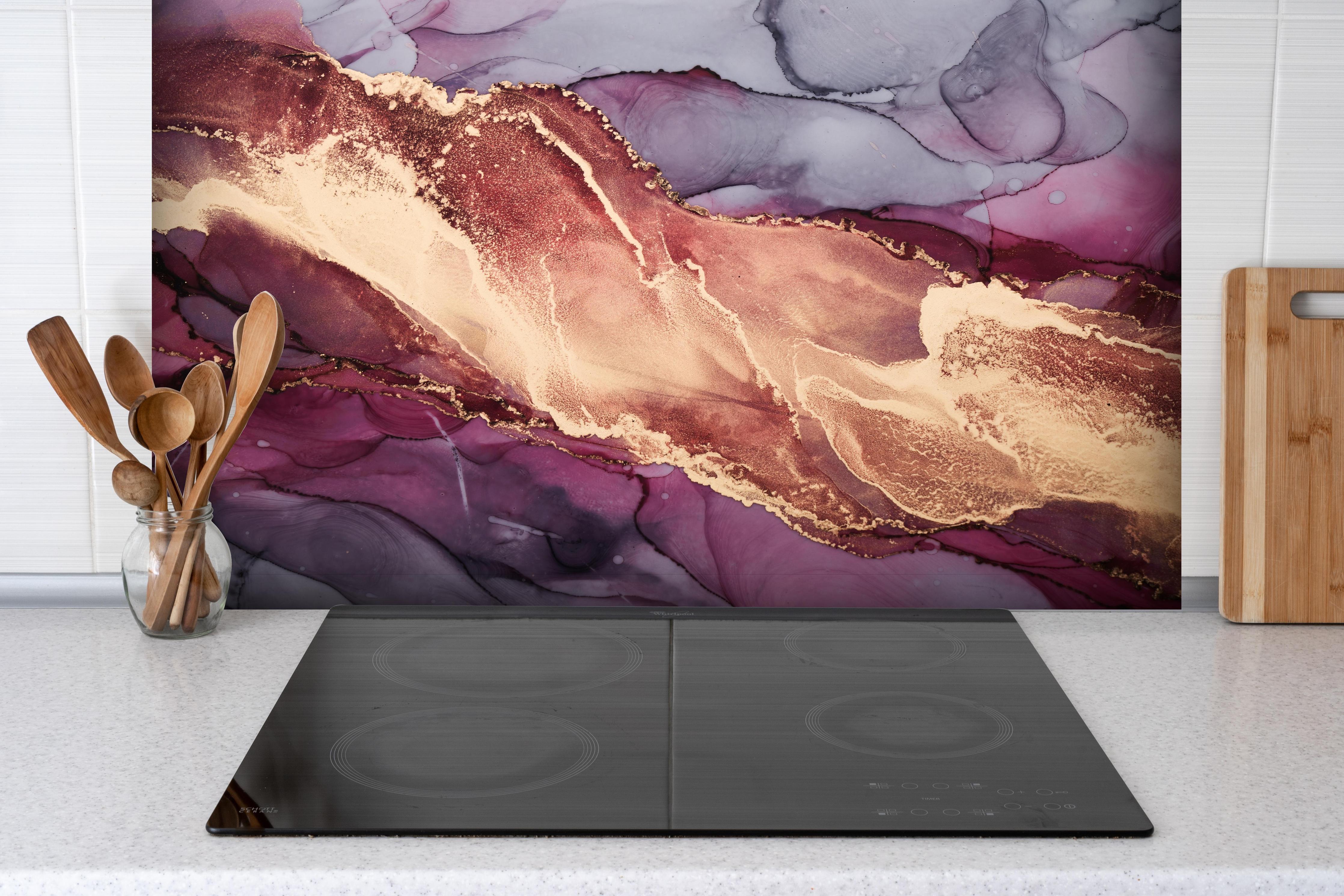 Spritzschutz - Luxuriöser Hintergrund - Alkoholtuschetechnik hinter einem Cerankochfeld zwischen Holz-Kochutensilien