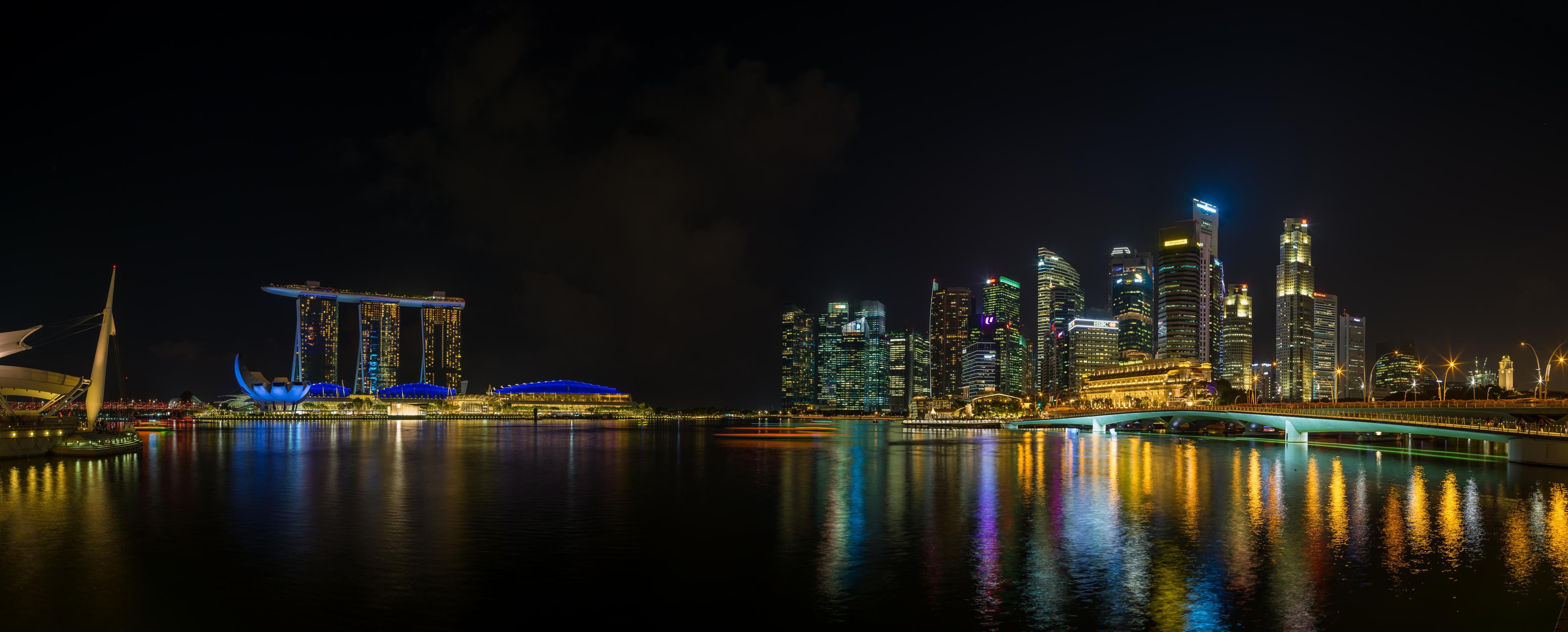 Spritzschutz-Marina Bay Sands bei Nacht