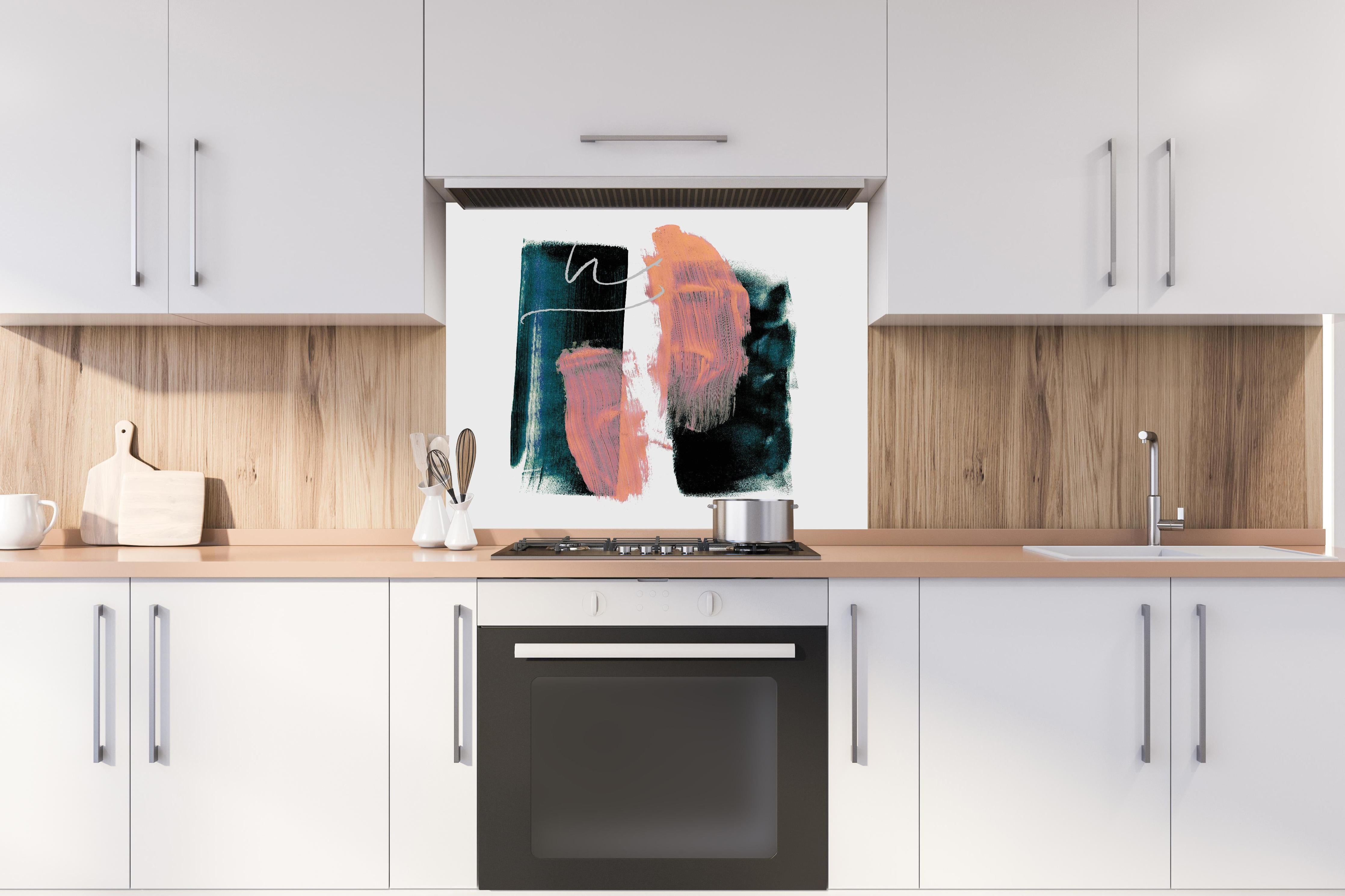 Spritzschutz - Moderne Abstrakte Kunst in Pastell hinter einem Cerankochfeld zwischen Holz-Kochutensilien