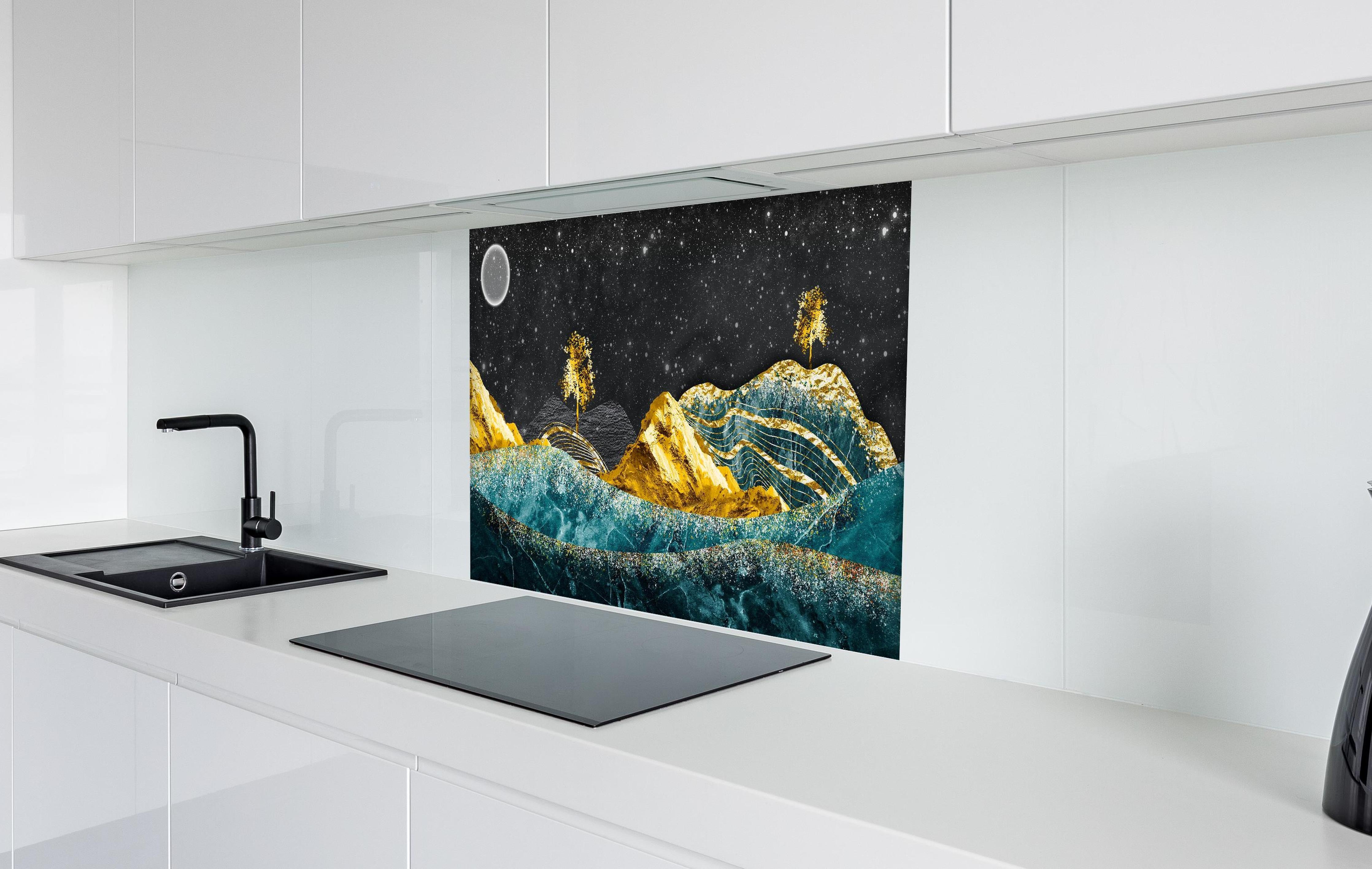 Spritzschutz - Moderne Kunst - Landschaft hinter einem Cerankochfeld zwischen Holz-Kochutensilien