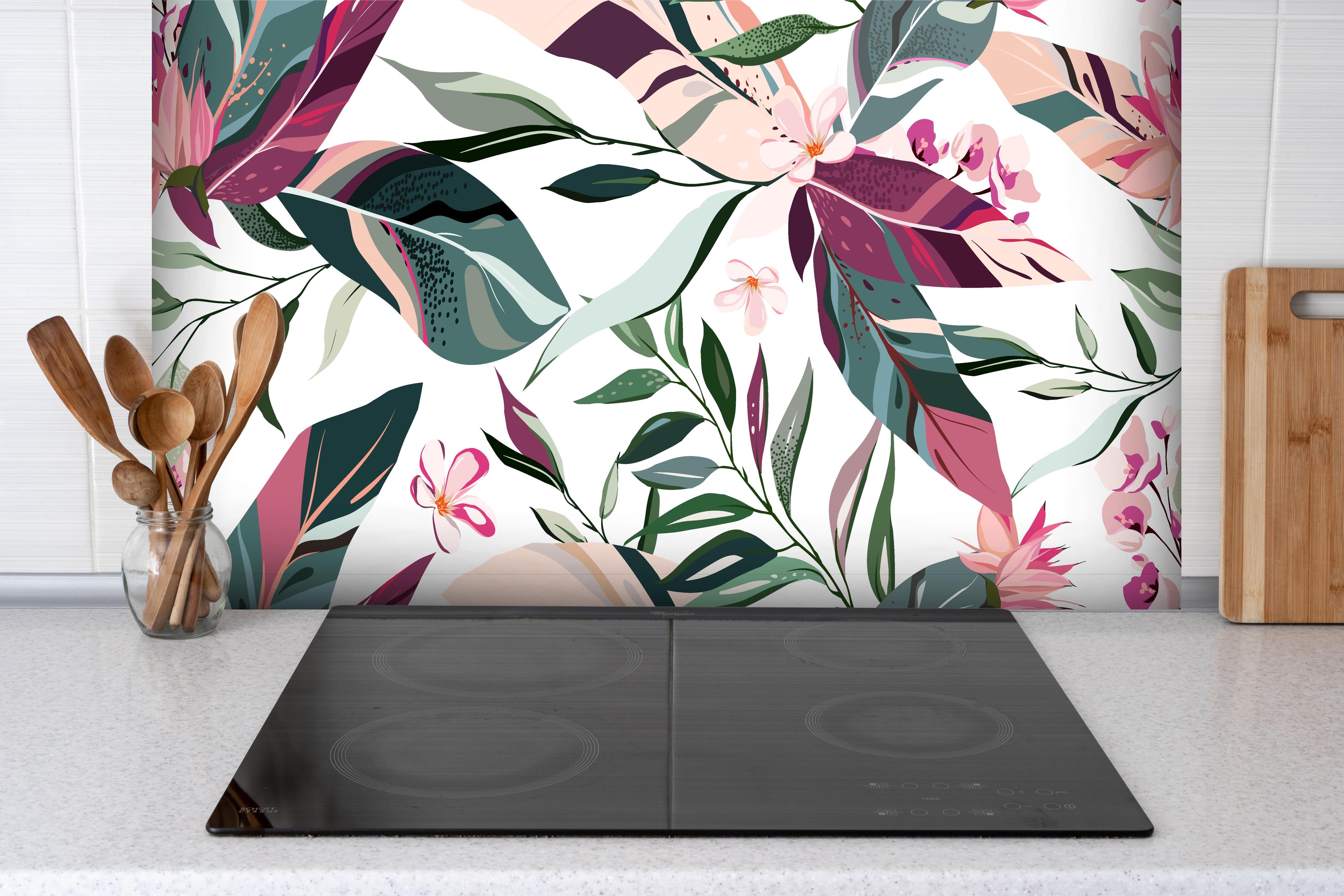 Spritzschutz - Moderne florale Textur in zarten Farben hinter einem Cerankochfeld zwischen Holz-Kochutensilien